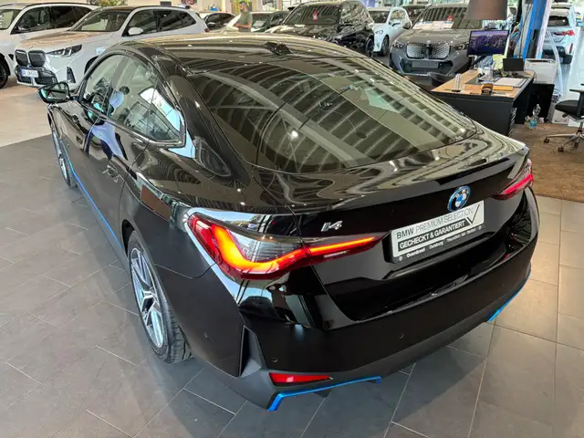 BMW I4 view 9