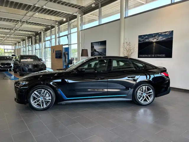 BMW I4 view 7