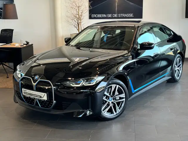 BMW I4 view 4