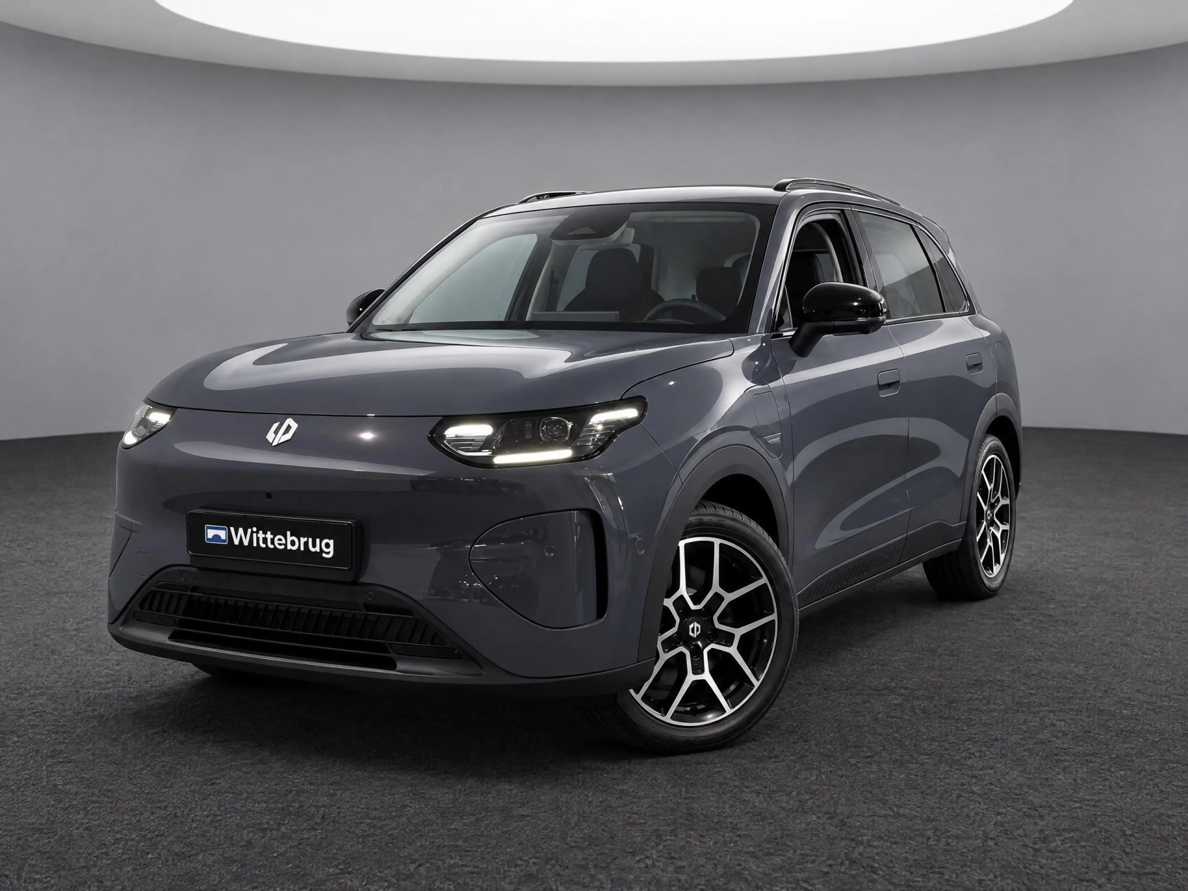 Leapmotor B03X ProMax Design 53 kWh Vooruitstrevende Compact SUV — photo 4