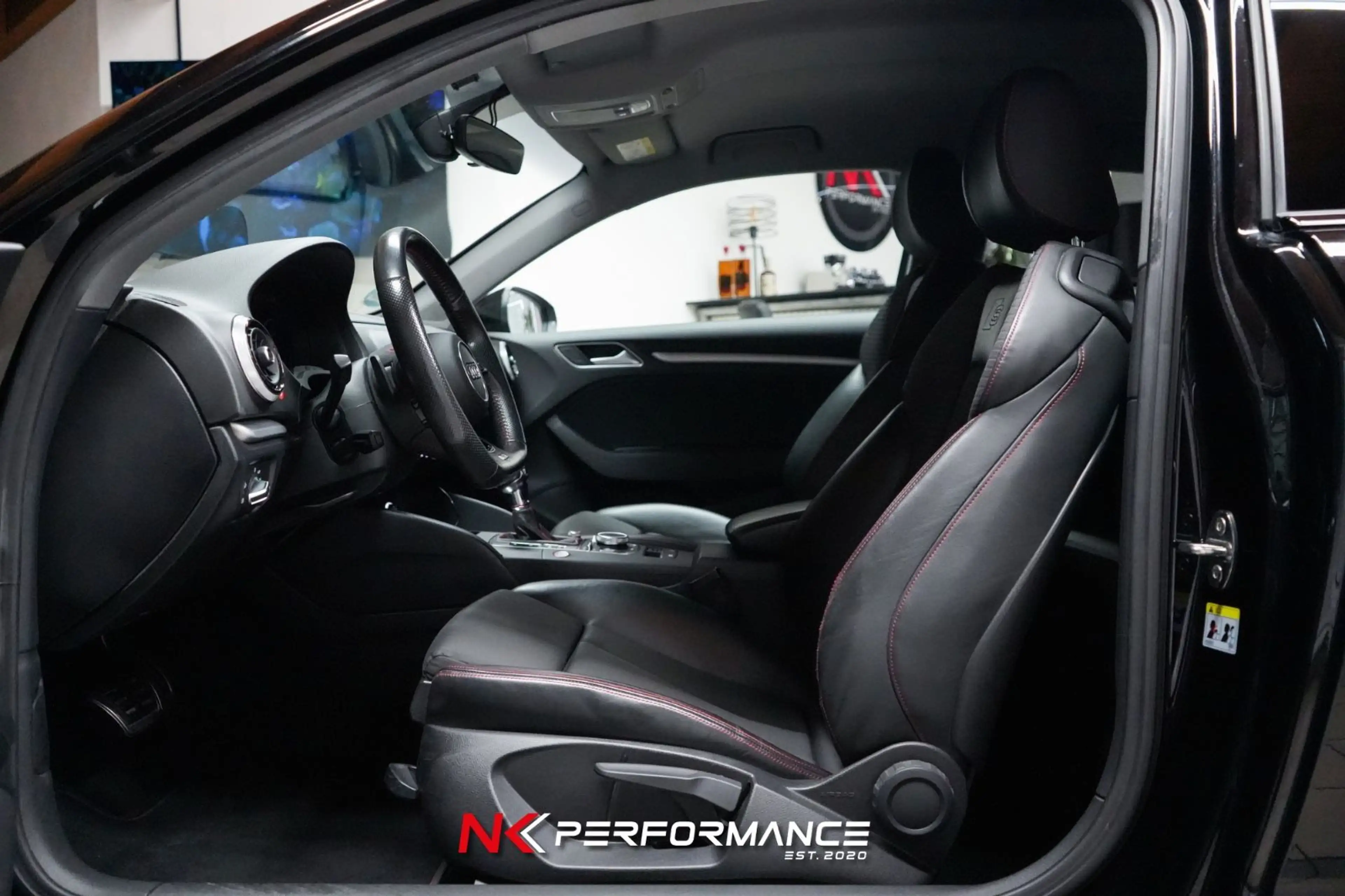 Audi S3 2.0 TFSI quattro / OPTIK SCHWARZ / MMI — photo 15
