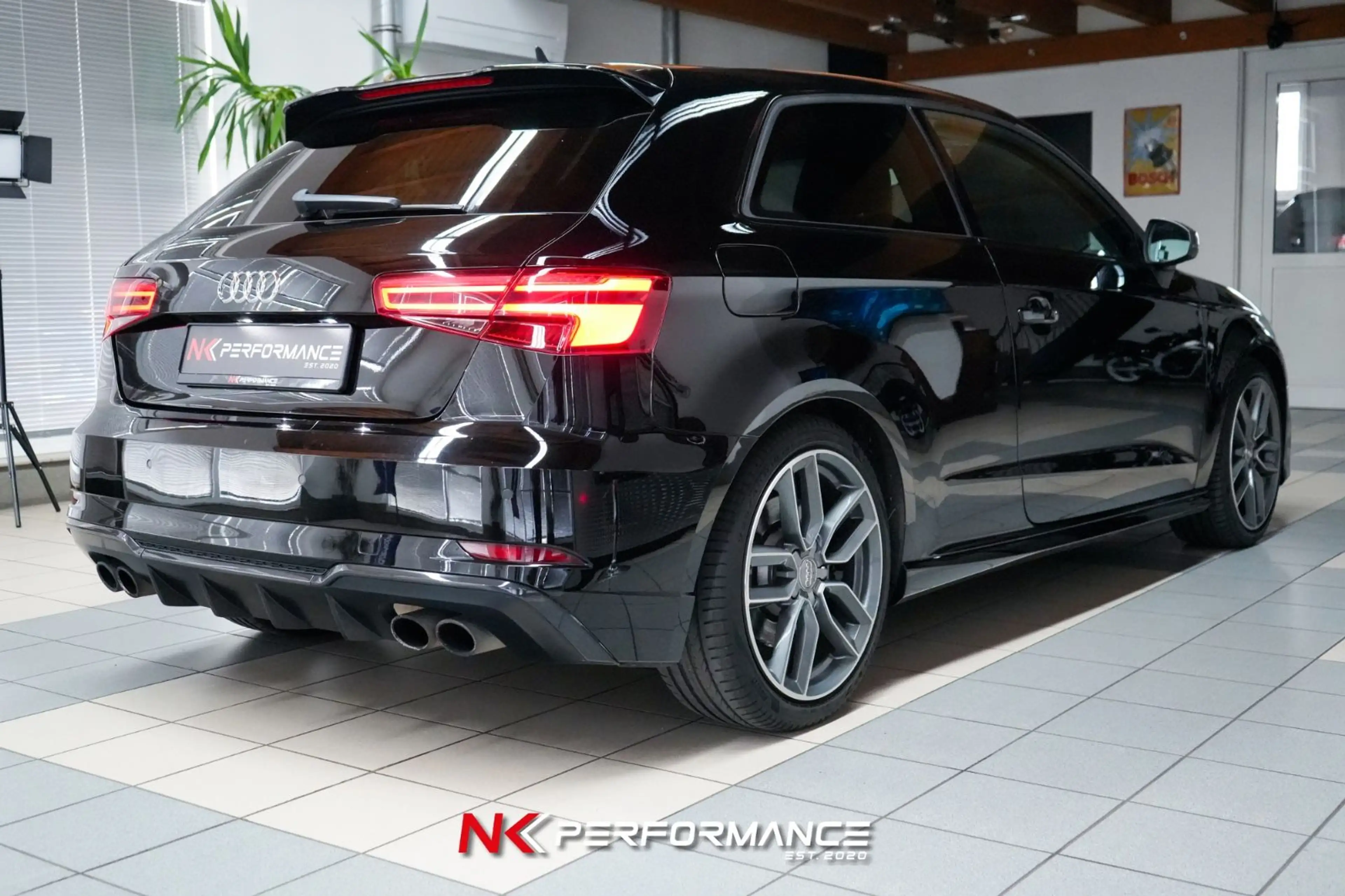 Audi S3 2.0 TFSI quattro / OPTIK SCHWARZ / MMI — photo 11
