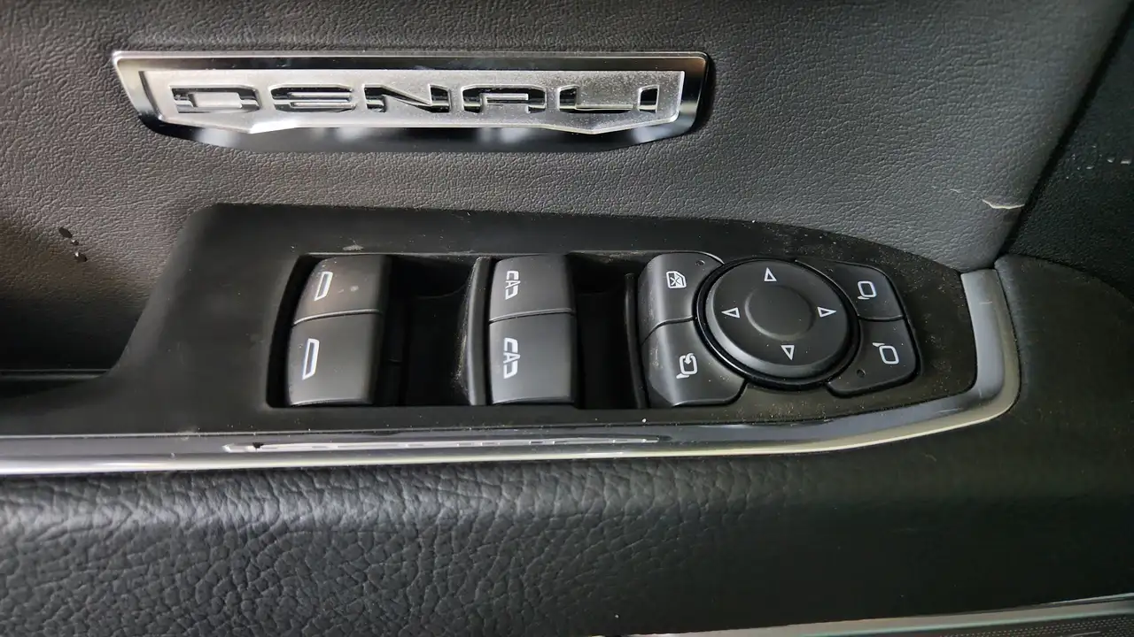 GMC Sierra 1500 снимка GMC Sierra 1500