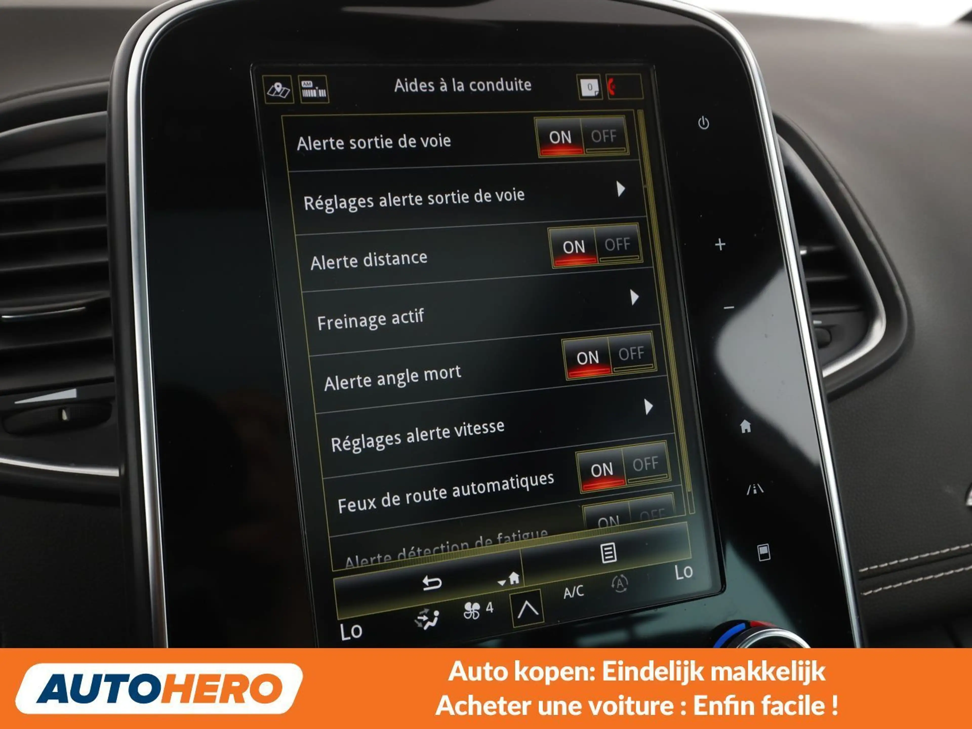 Renault Grand Scenic 1.3 TCe Black Edition — photo 10