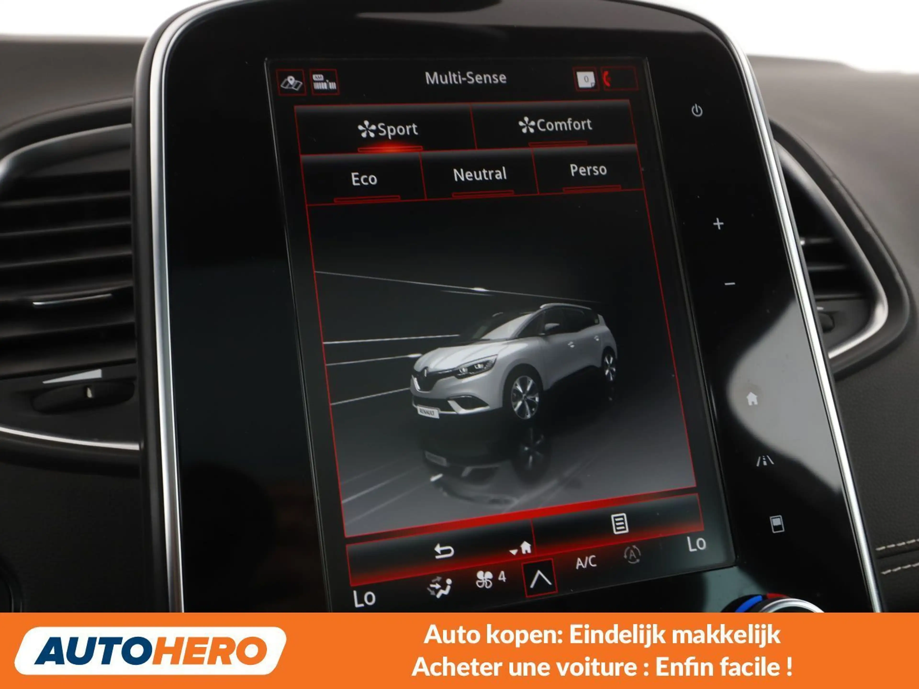 Renault Grand Scenic 1.3 TCe Black Edition — photo 12