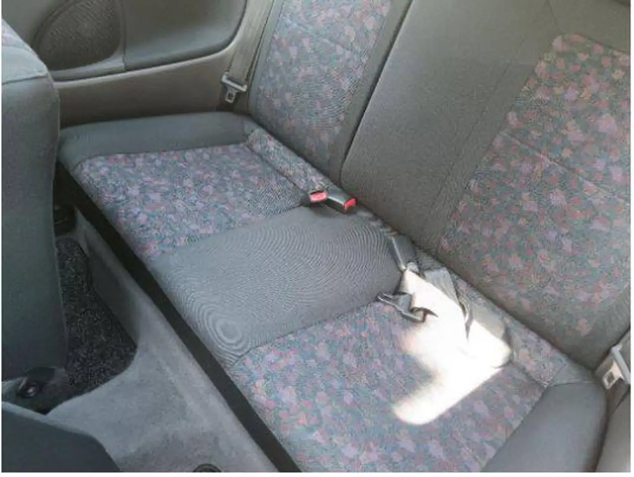 Mazda 323 C 1.5 Comfort, foto 11