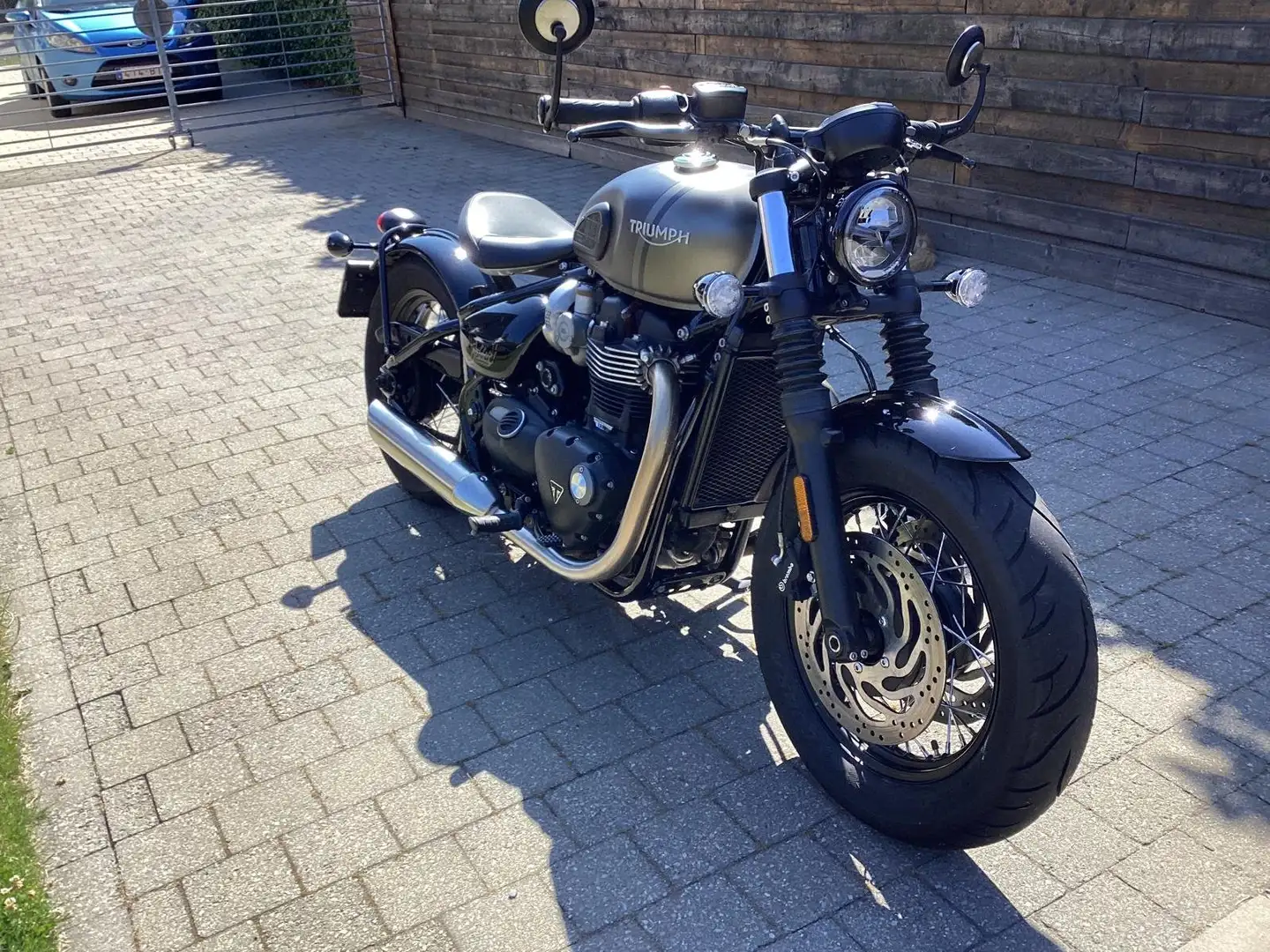 Triumph Bonneville Bobber Grijs - 2