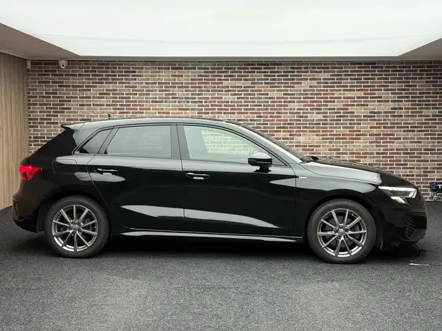 Audi A3 view 4
