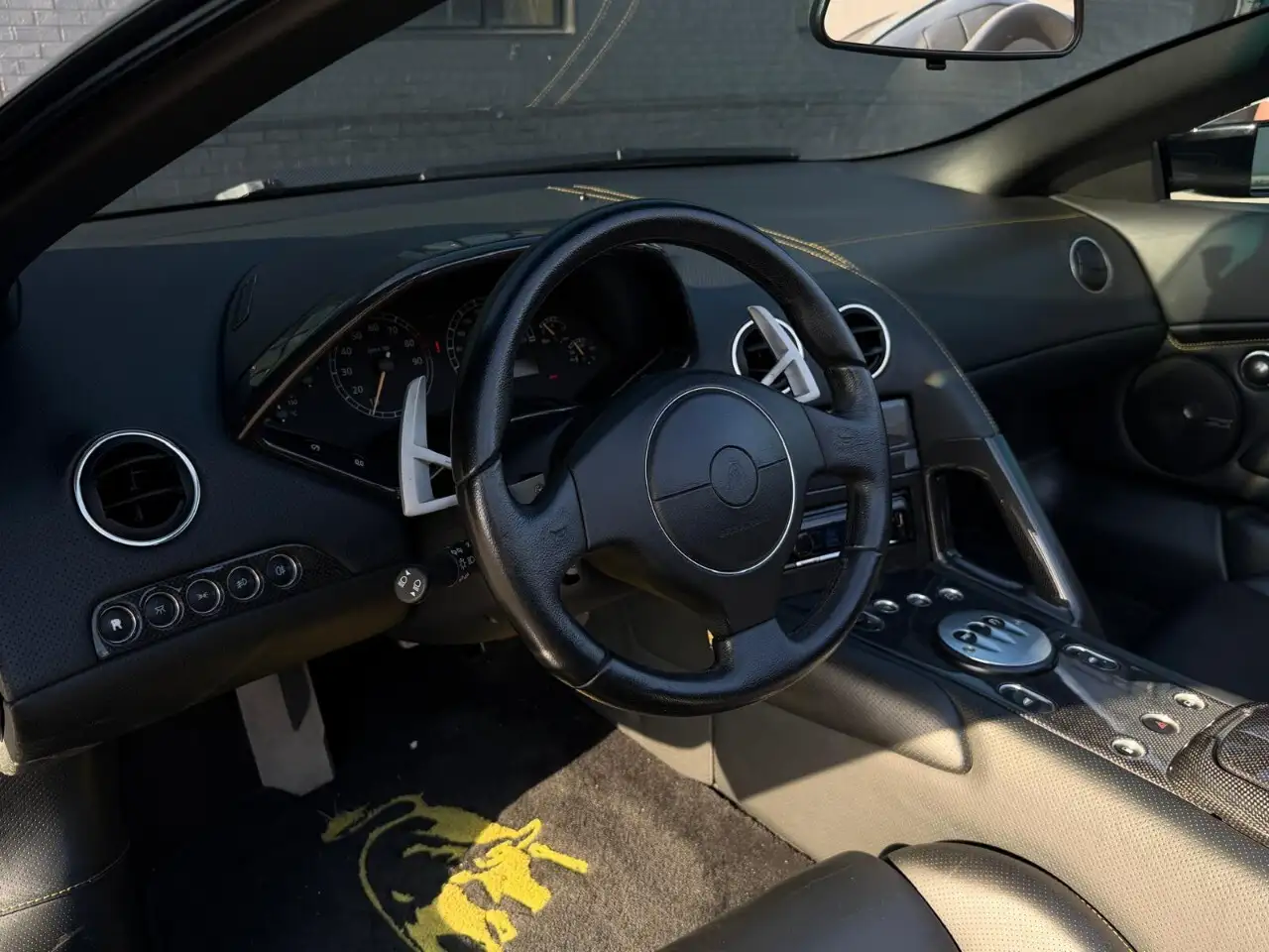Lamborghini Murciélago снимка Lamborghini Murciélago