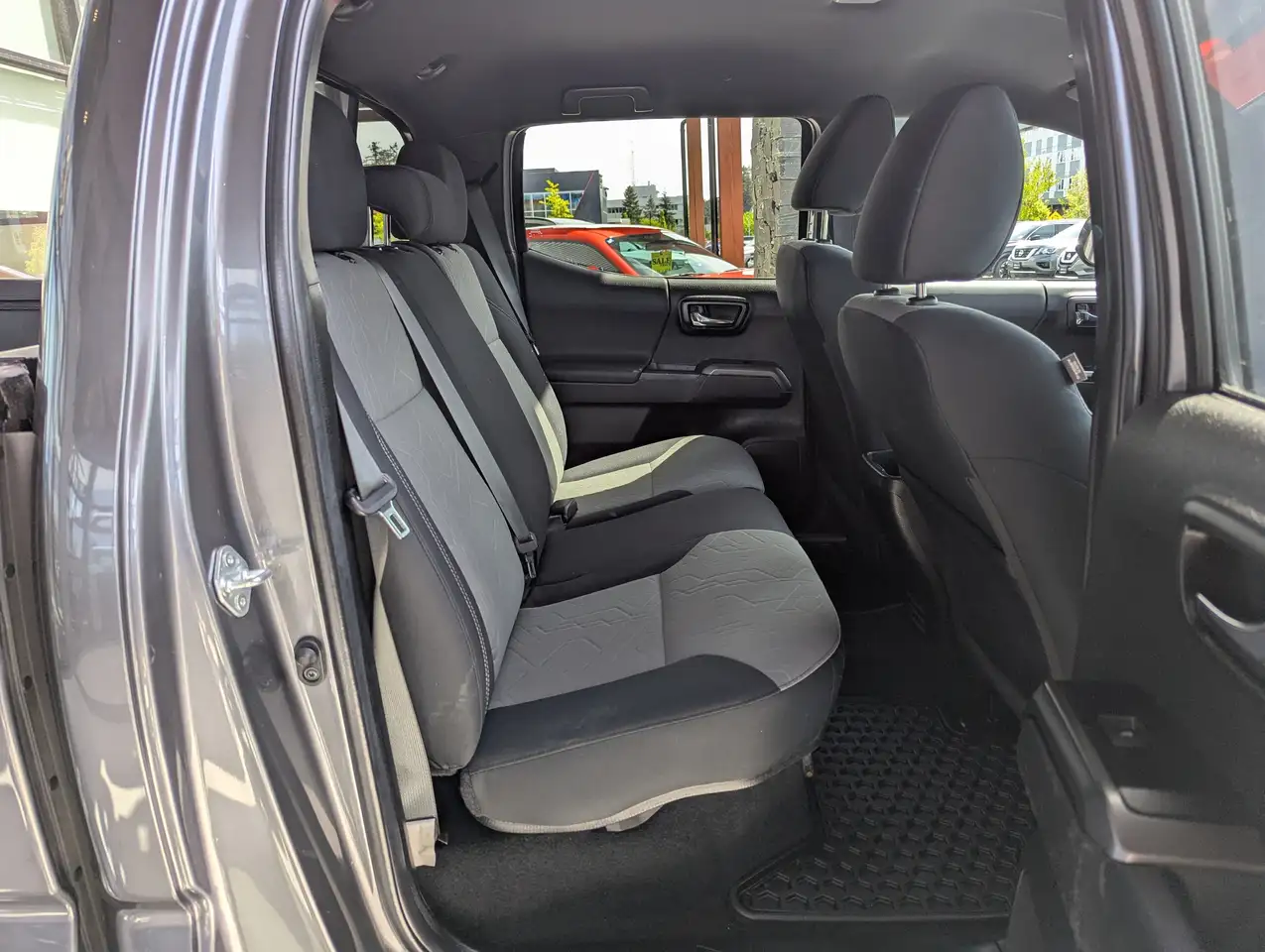 Toyota Tacoma снимка Toyota Tacoma