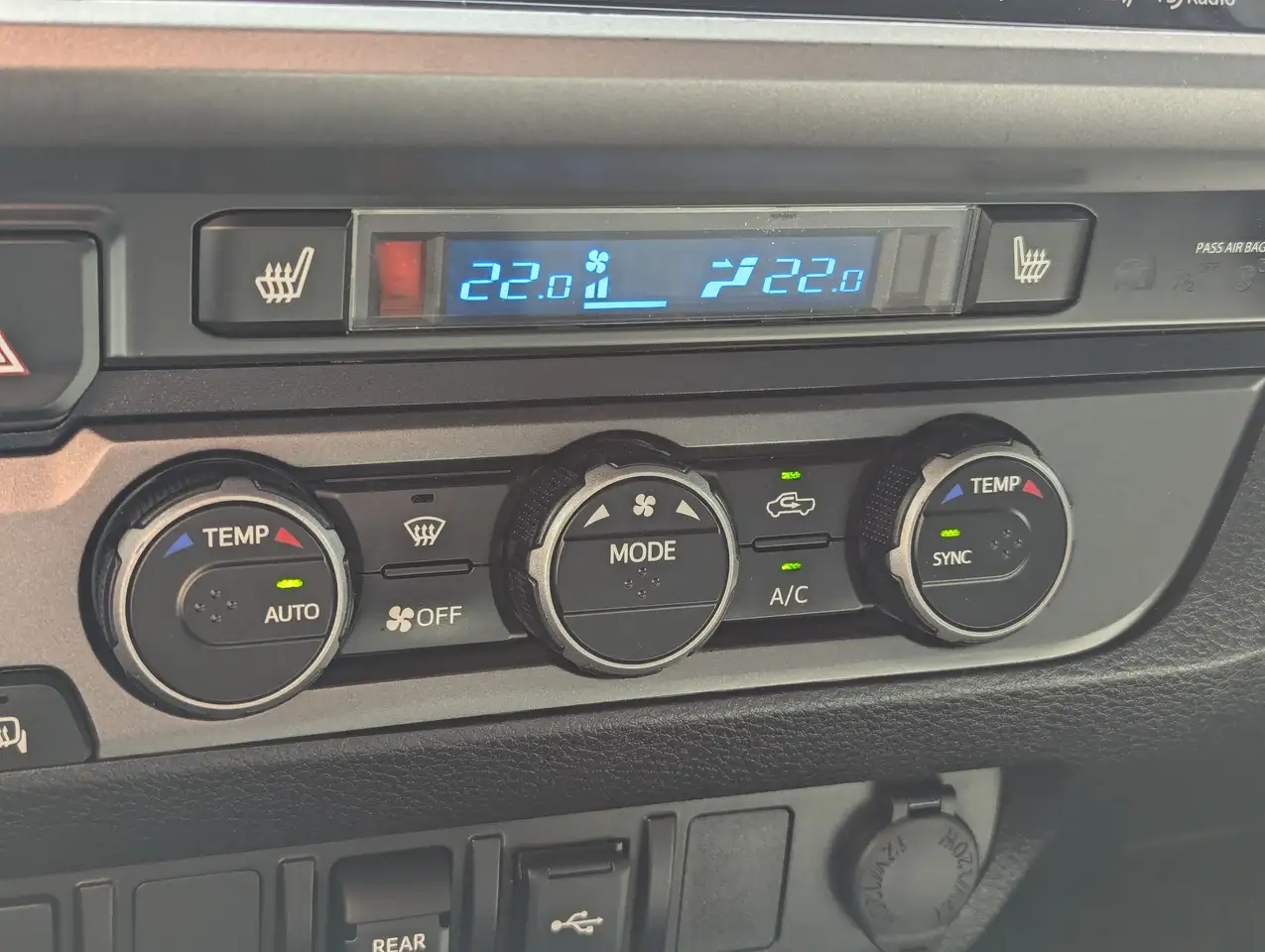 Toyota Tacoma снимка Toyota Tacoma