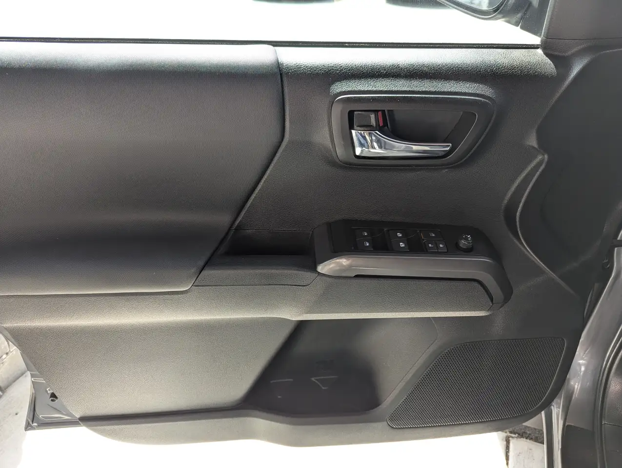 Toyota Tacoma снимка Toyota Tacoma