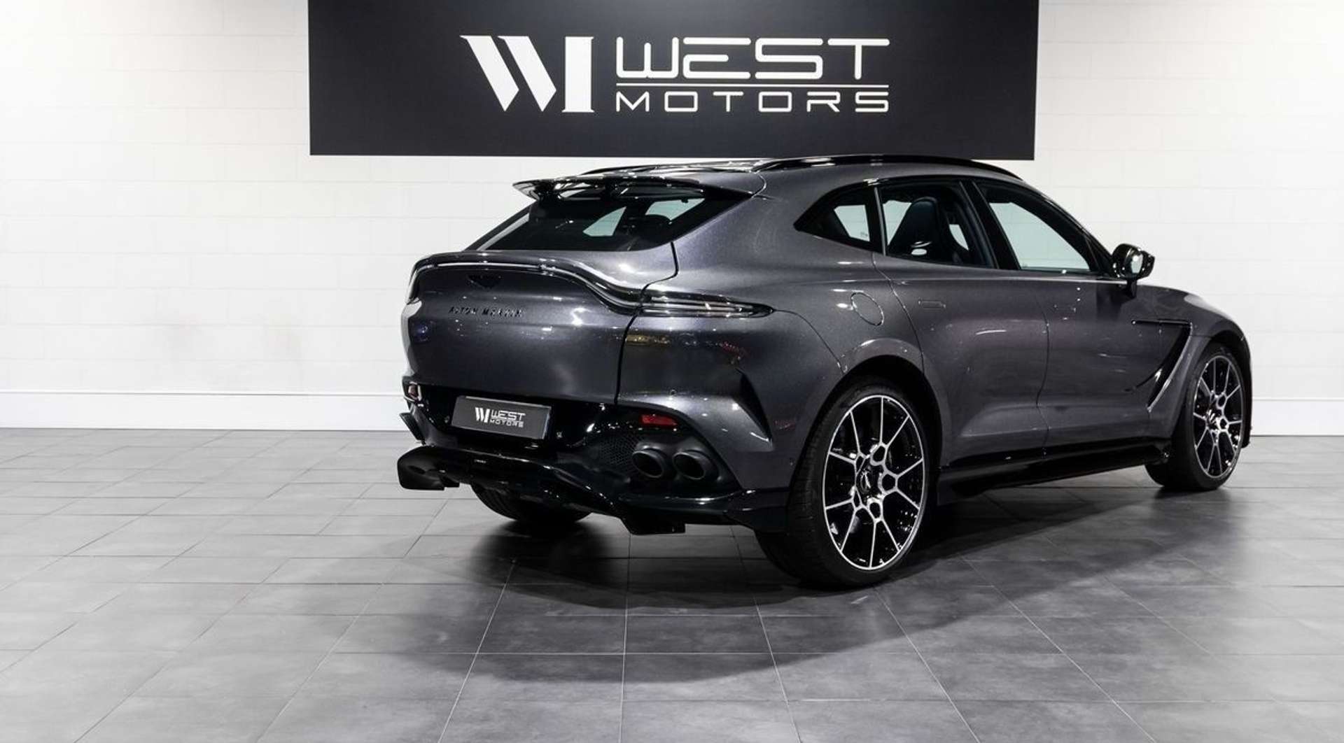 Aston Martin DBX 707 Black Pack -  - Joinsteer - #3