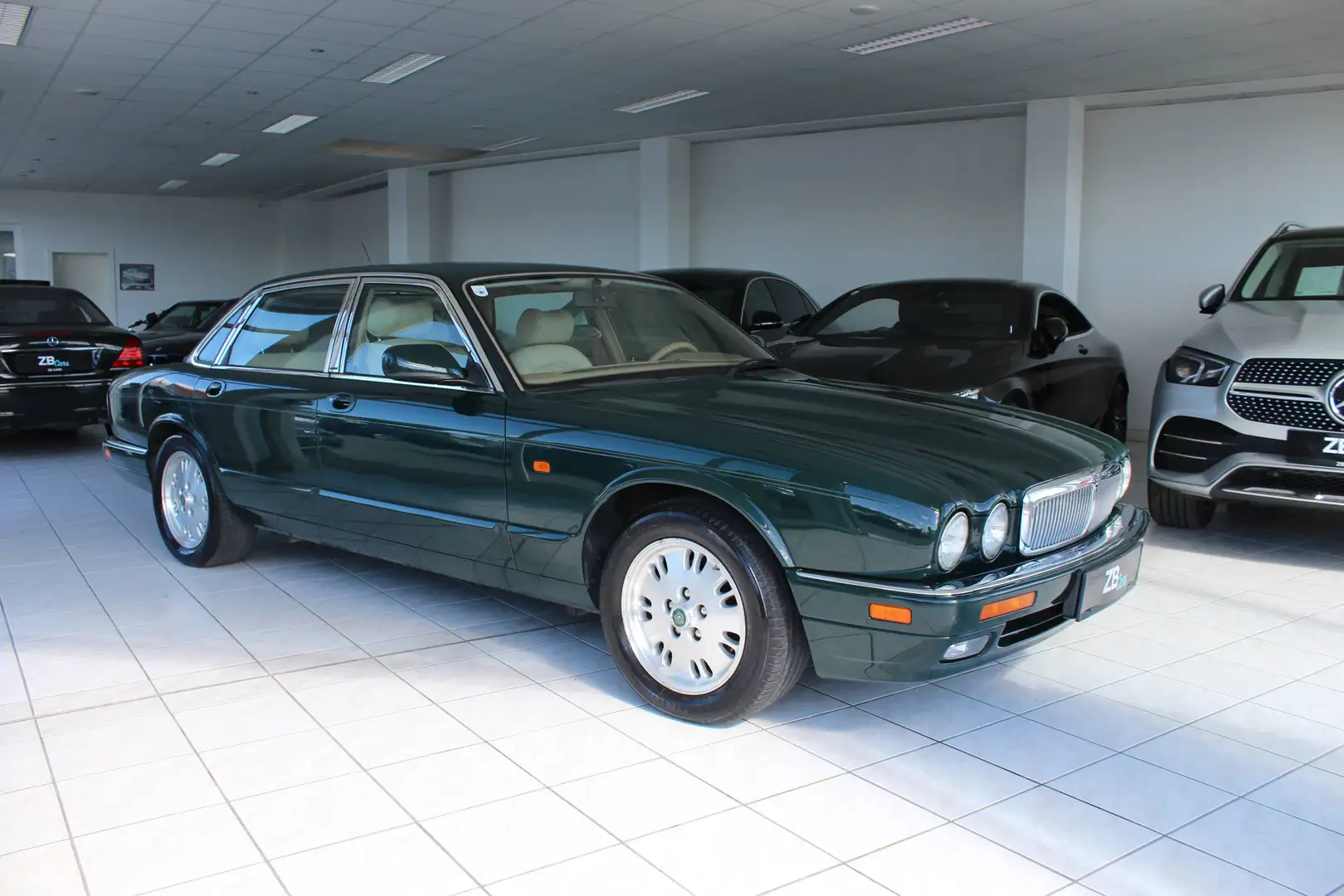 Jaguar XJ6 4.o Litre Sovereign // Liebhaber-Fahrzeug // Grün - 2