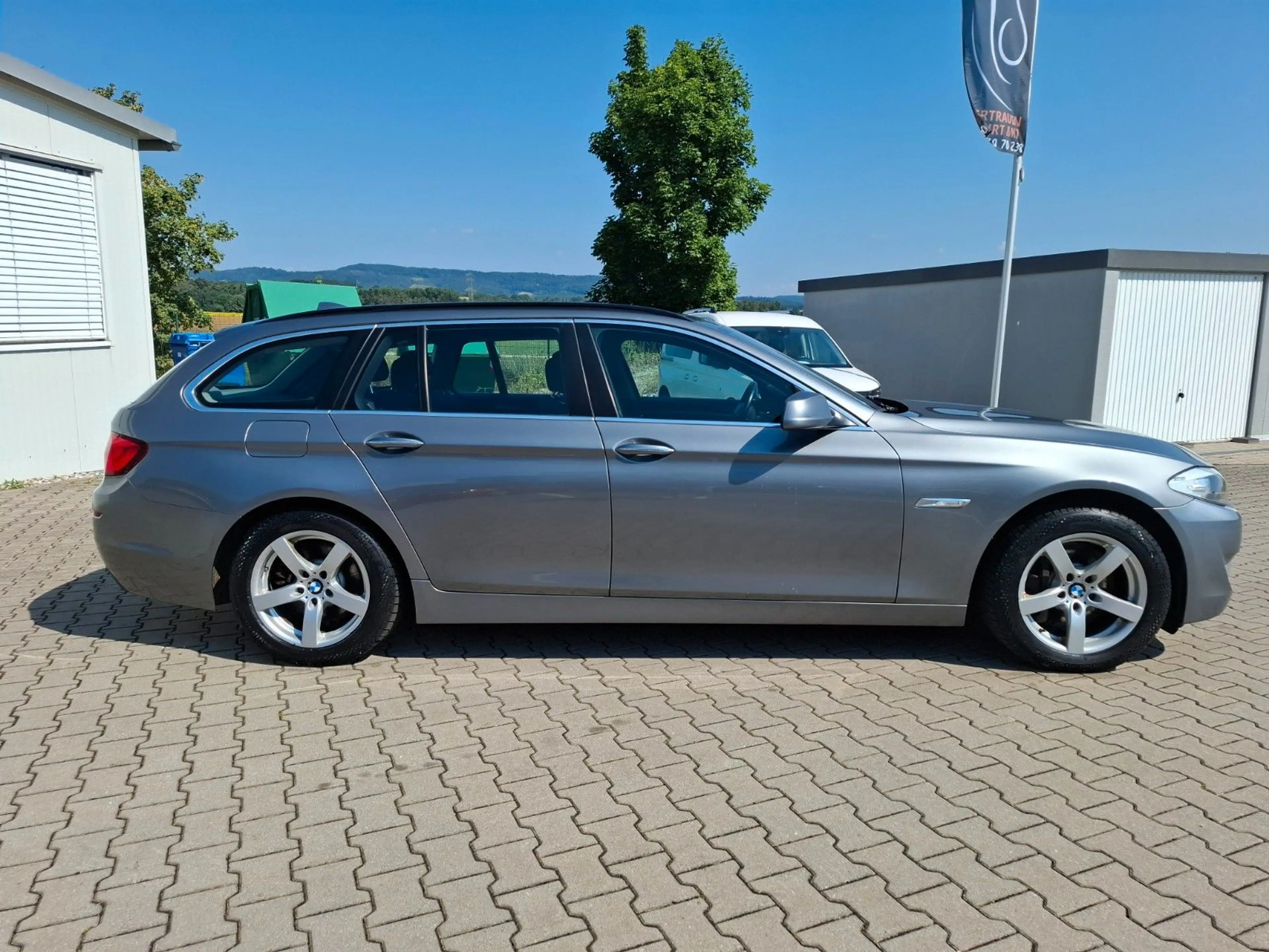 BMW 525 Touring Navi Xenon Soft Close Tüv Neu — photo 5