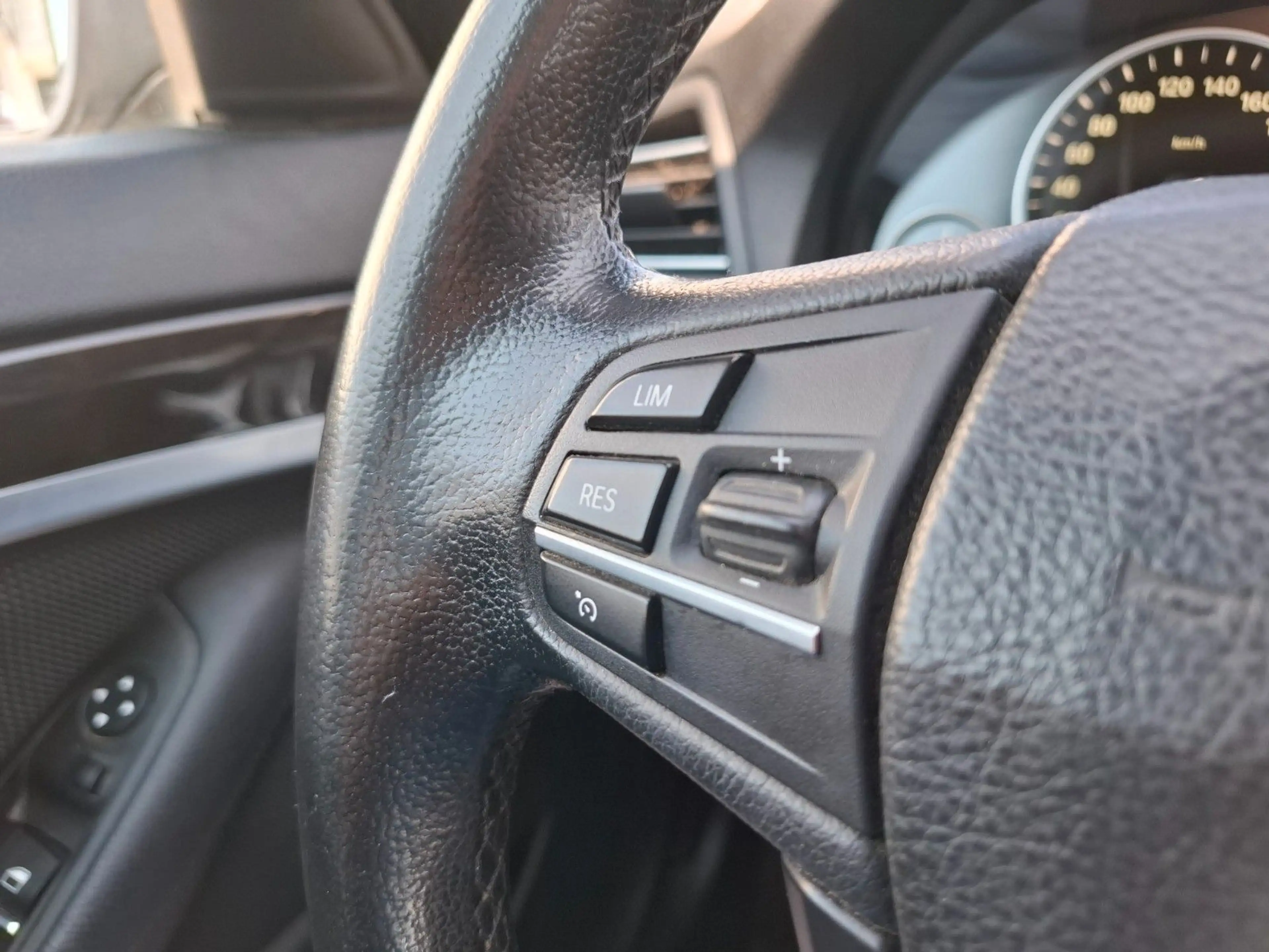 BMW 525 Touring Navi Xenon Soft Close Tüv Neu — photo 15