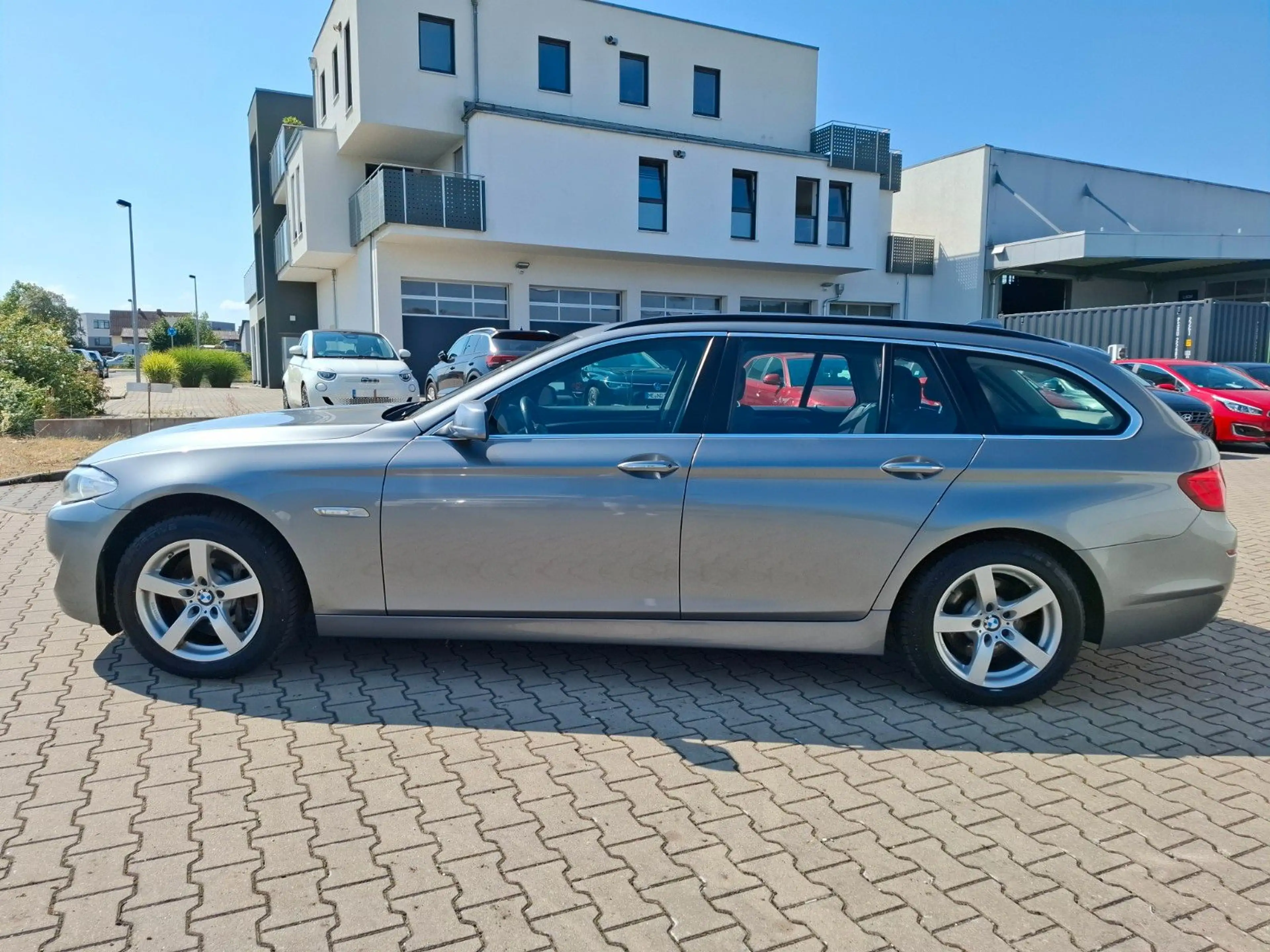 BMW 525 Touring Navi Xenon Soft Close Tüv Neu — photo 2