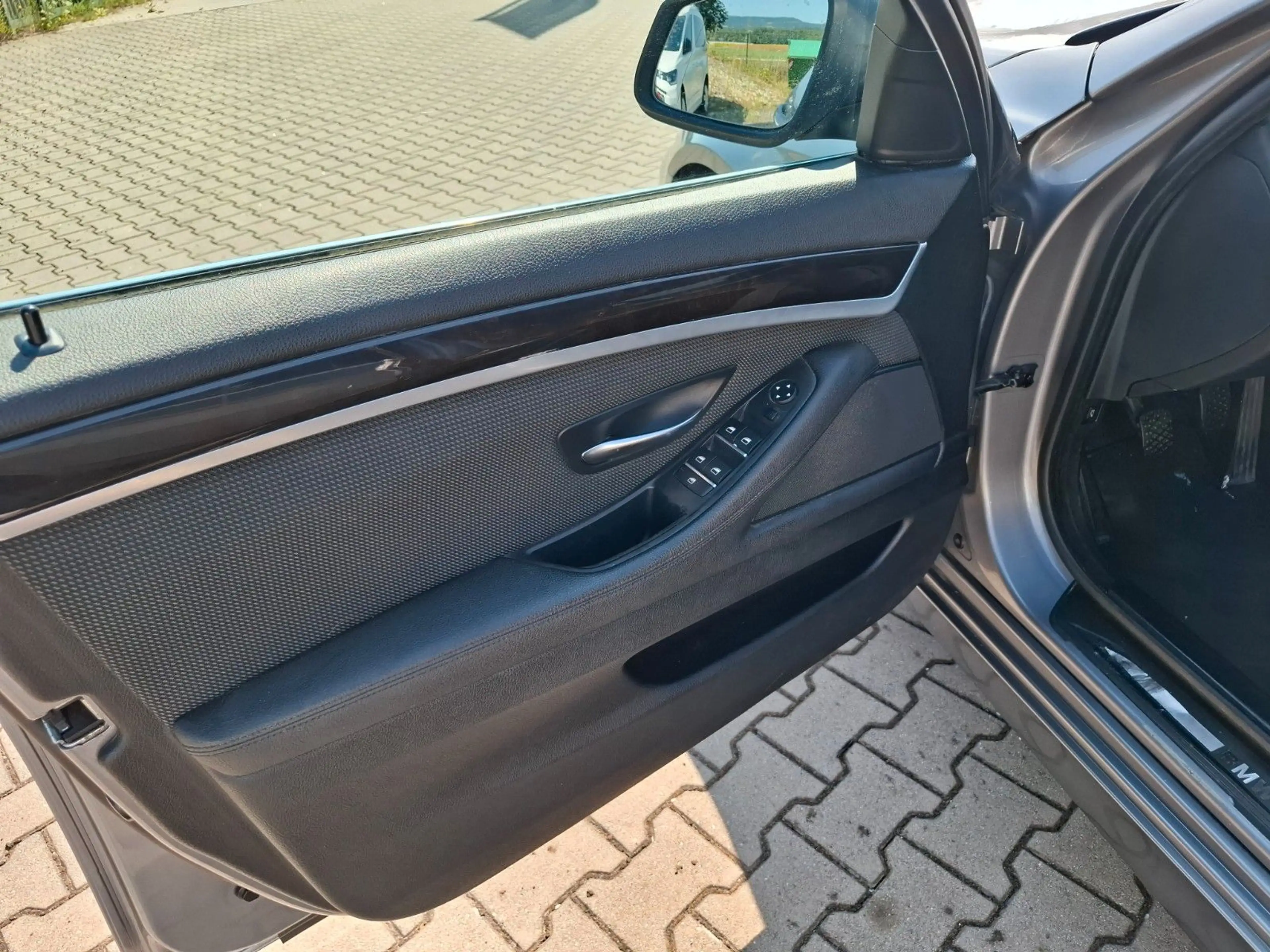 BMW 525 Touring Navi Xenon Soft Close Tüv Neu — photo 9