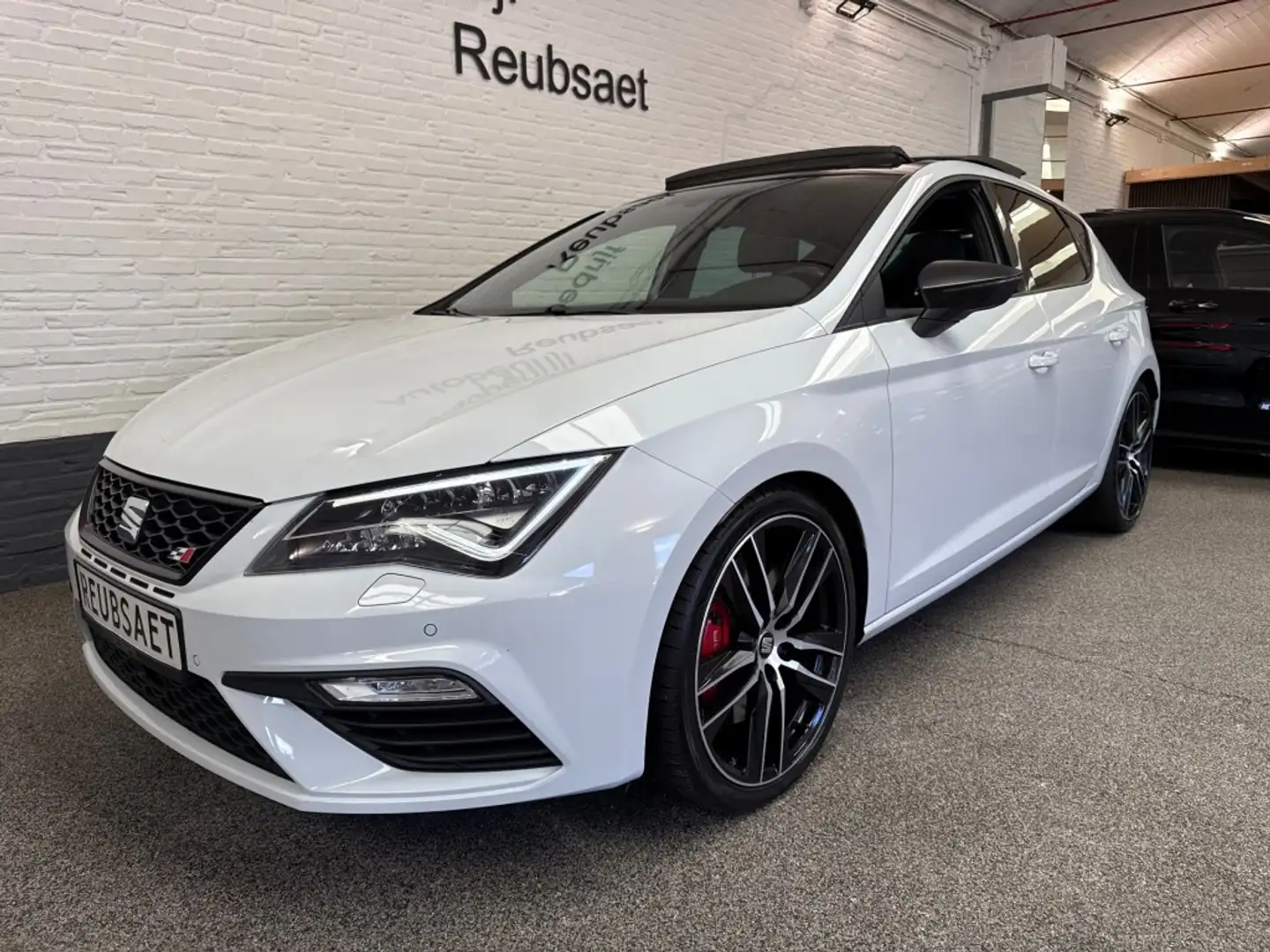 SEAT Leon 2.0 TSI CUPRA 300 Dsg Panodak Beats Carplay Incl 1 Wit - 2