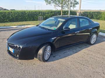 2.4 jtdm Distinctive 200cv