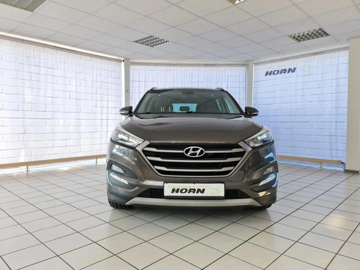 Hyundai TUCSON unfallfrei, AHK, Pano, Kamera, Navi, Scheckheft Marrone - 2