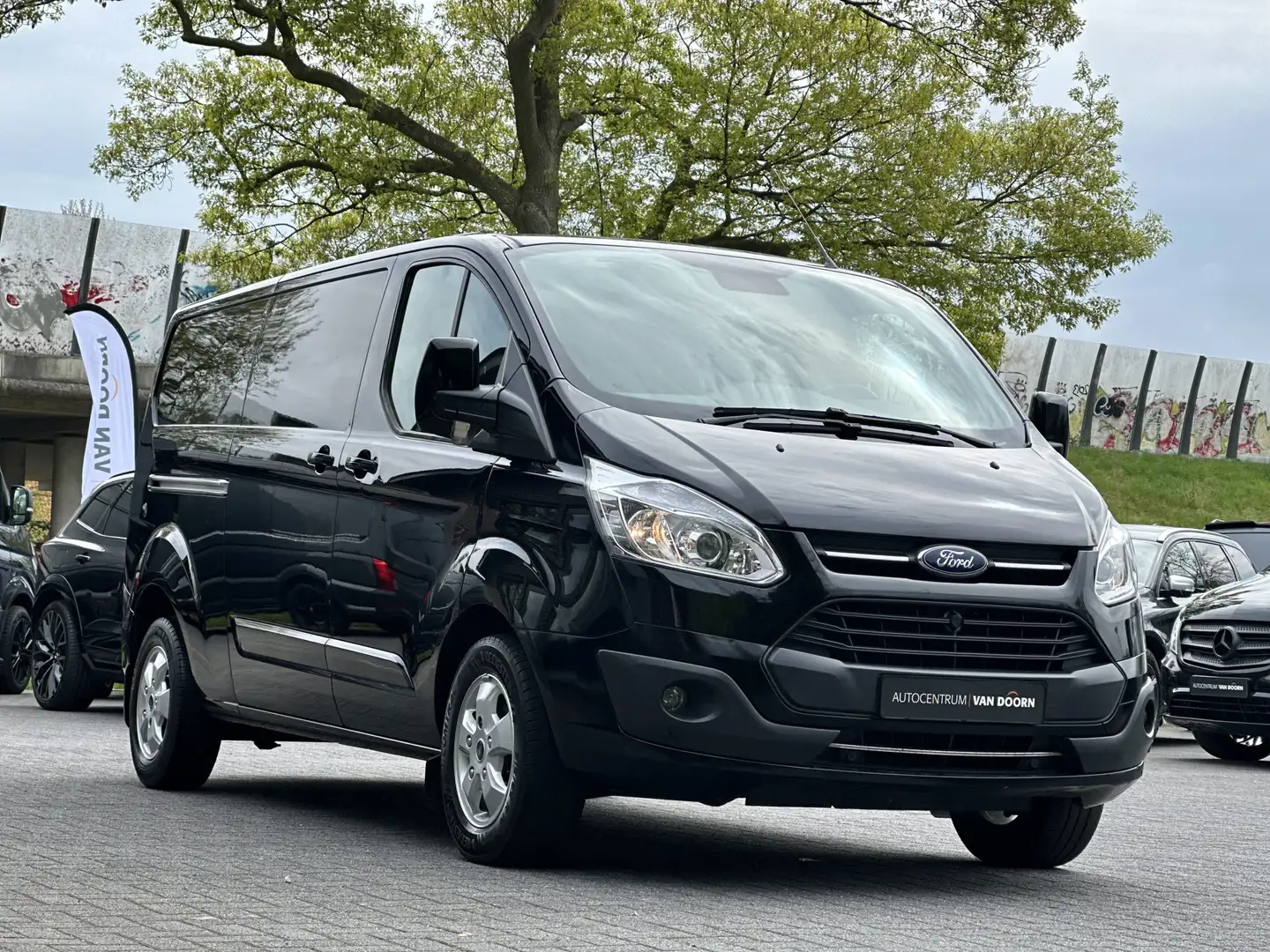 Ford Transit Custom 290 2.0 TDCI 170pk | Automaat | L2 | 2x Schuifdeur Fekete - 2