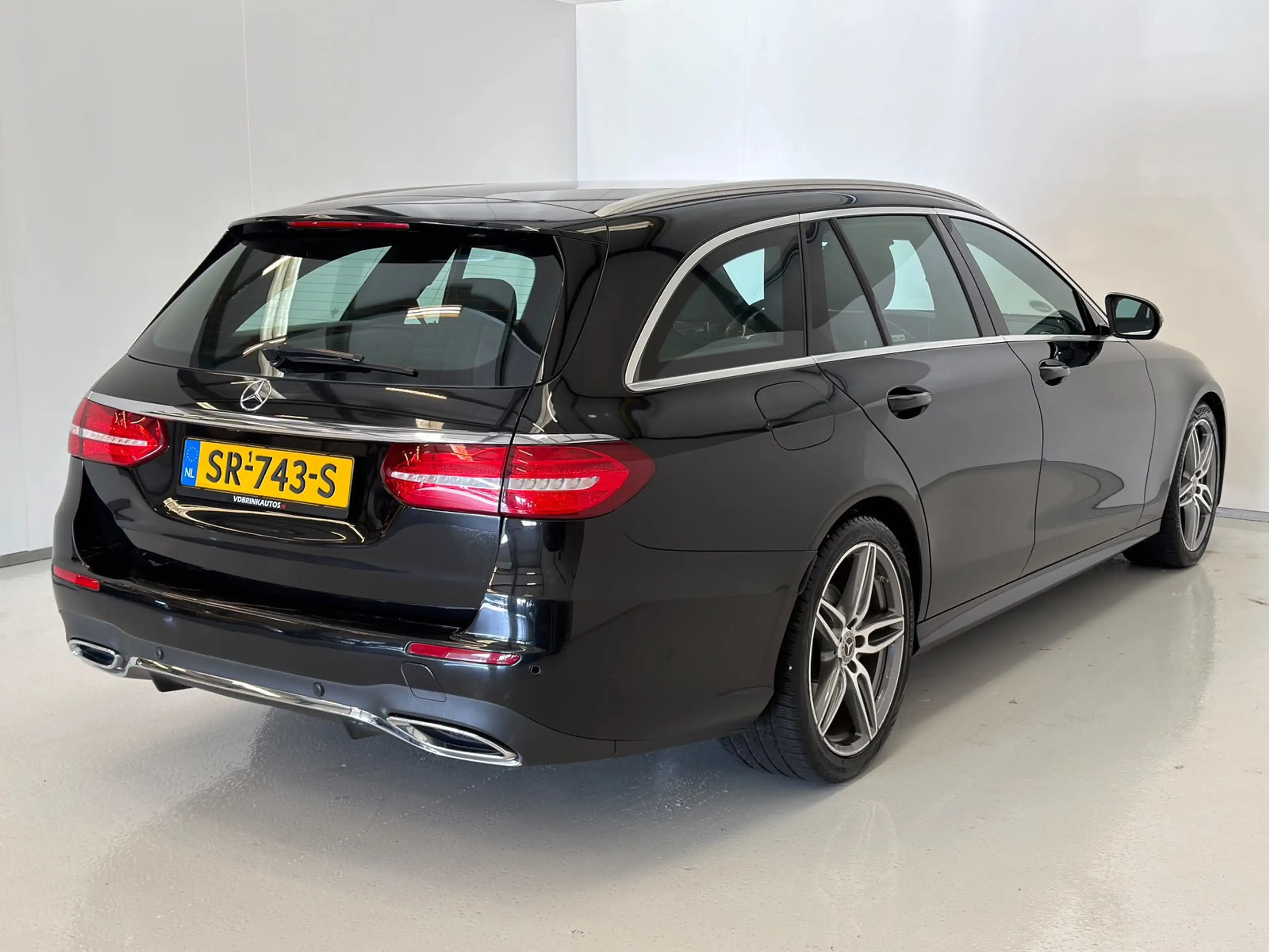 Mercedes-Benz E 220 Estate d Business Solution AMG / NL-auto / BTW / T — photo 5