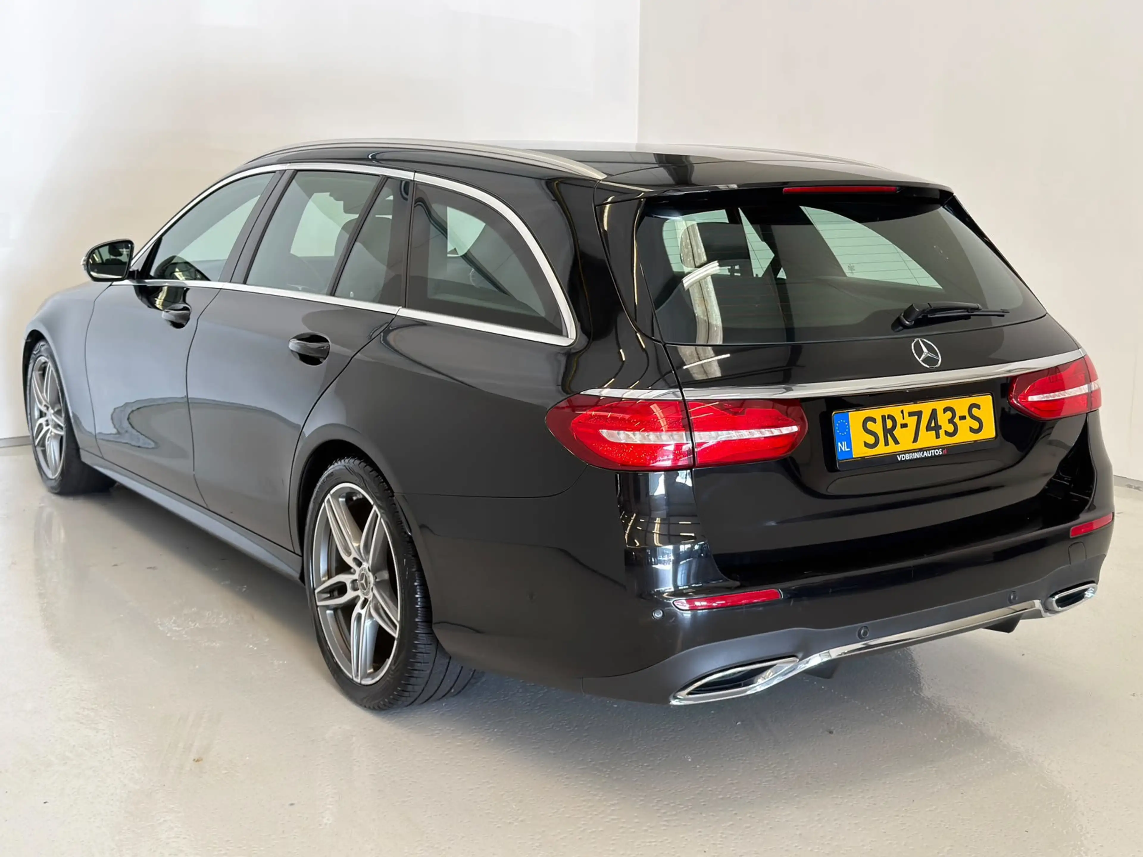 Mercedes-Benz E 220 Estate d Business Solution AMG / NL-auto / BTW / T — photo 4