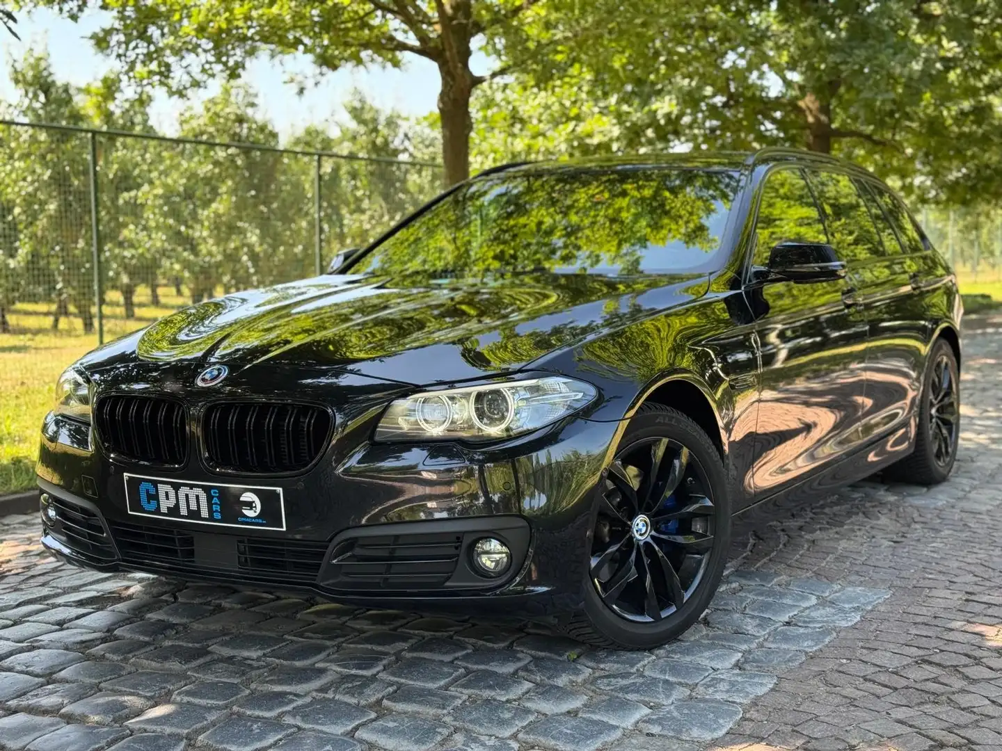 BMW 520 xDrive * 190pk! * FULL BLACK * FULL OPTIONS Zwart - 1