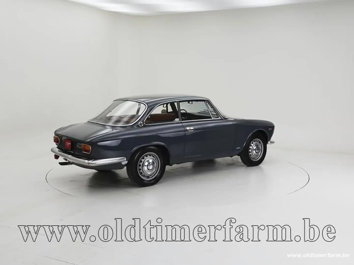 Alfa Romeo GT Veloce 1600 '67 CH7149 siva - 2