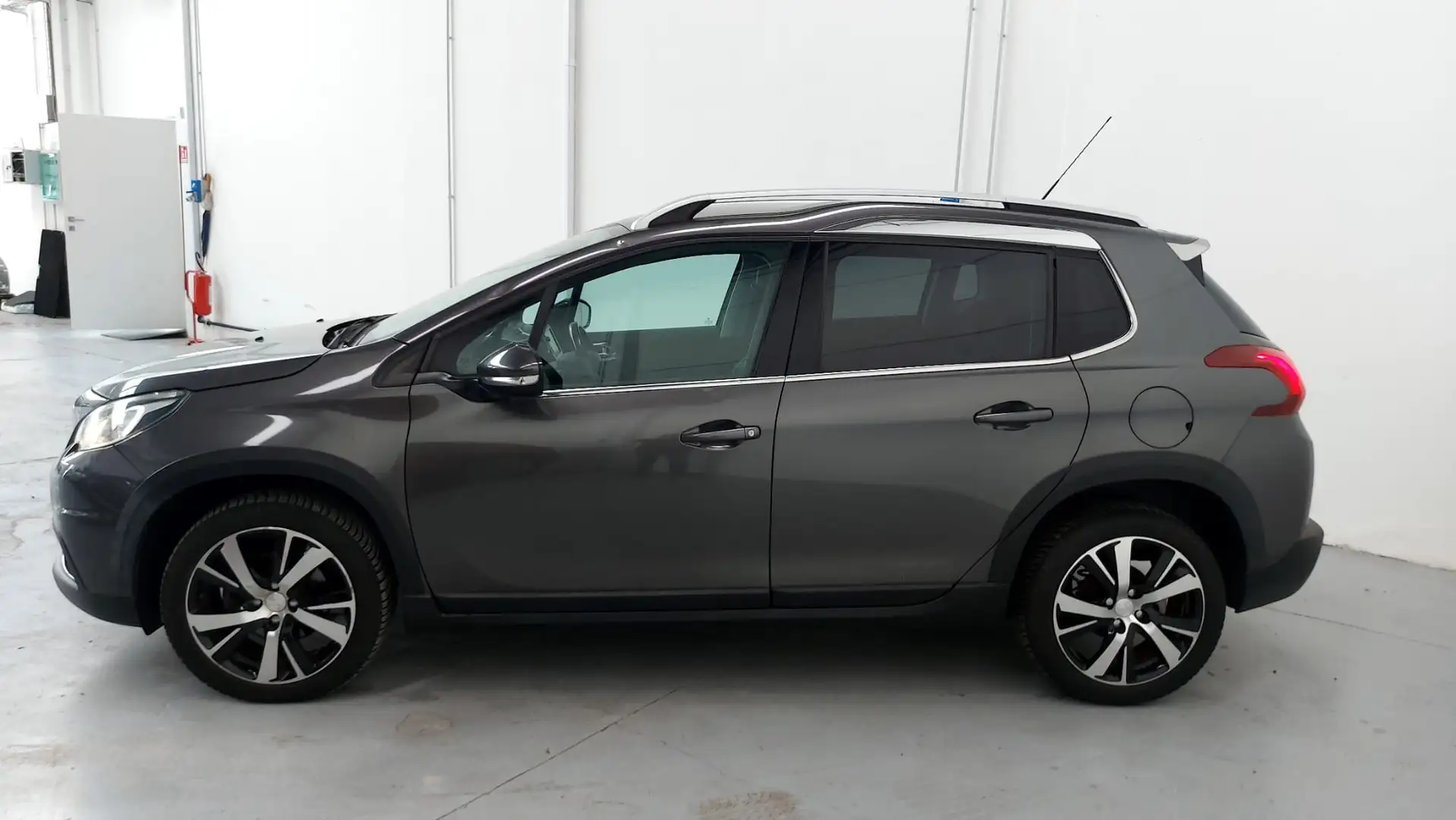 Peugeot 2008 1.2 puretech t Allure FN108 Grigio - 2
