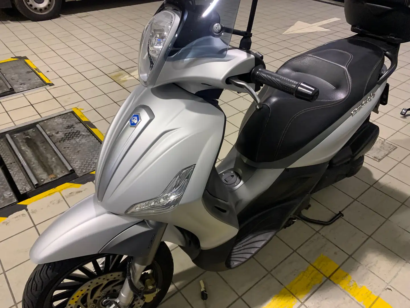 Piaggio Beverly 300 S Grau - 1