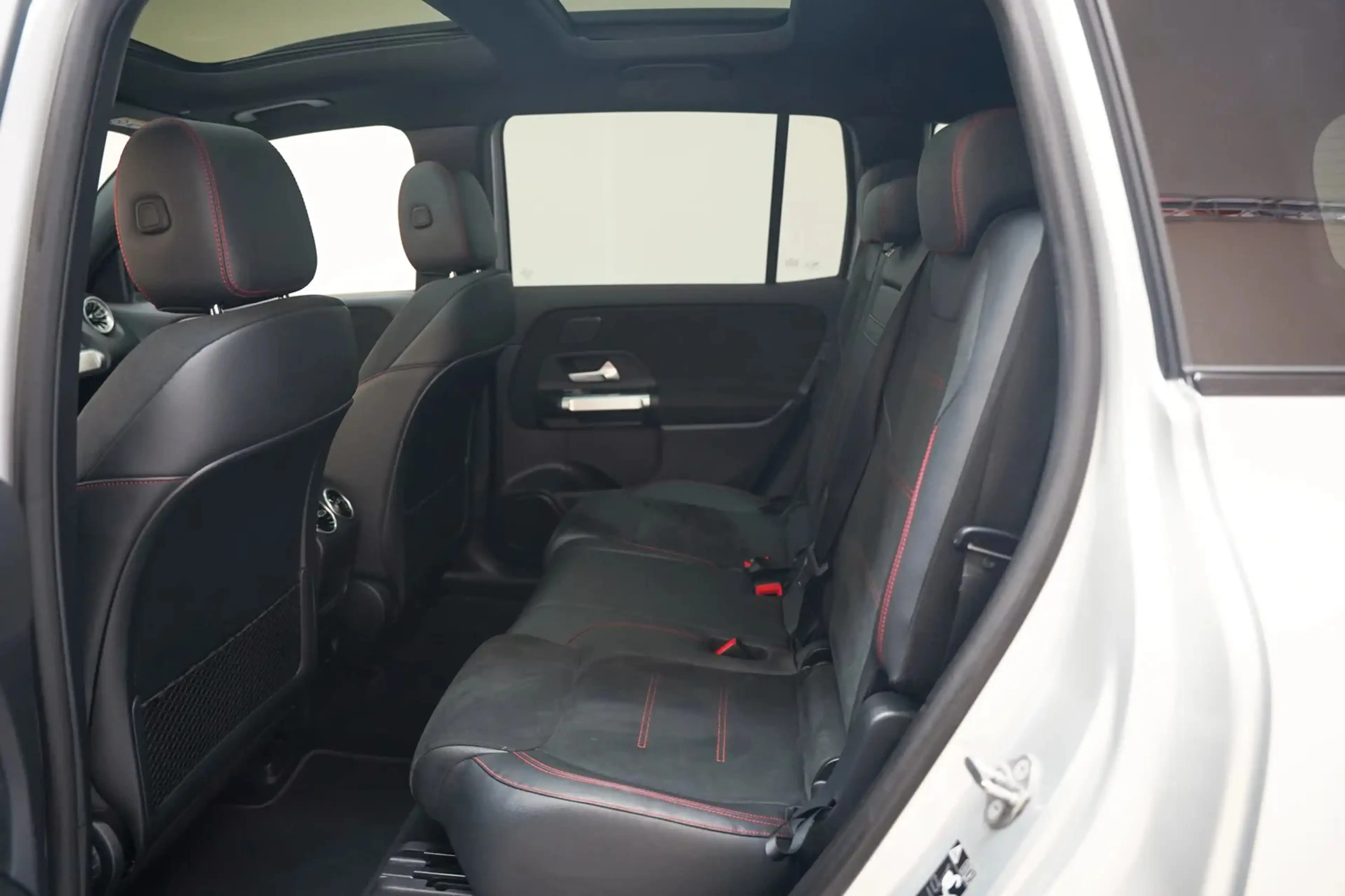 Mercedes-Benz EQB 300 4MATIC AMG Night [ Panorama Sfeerlicht Navi Camera — photo 13