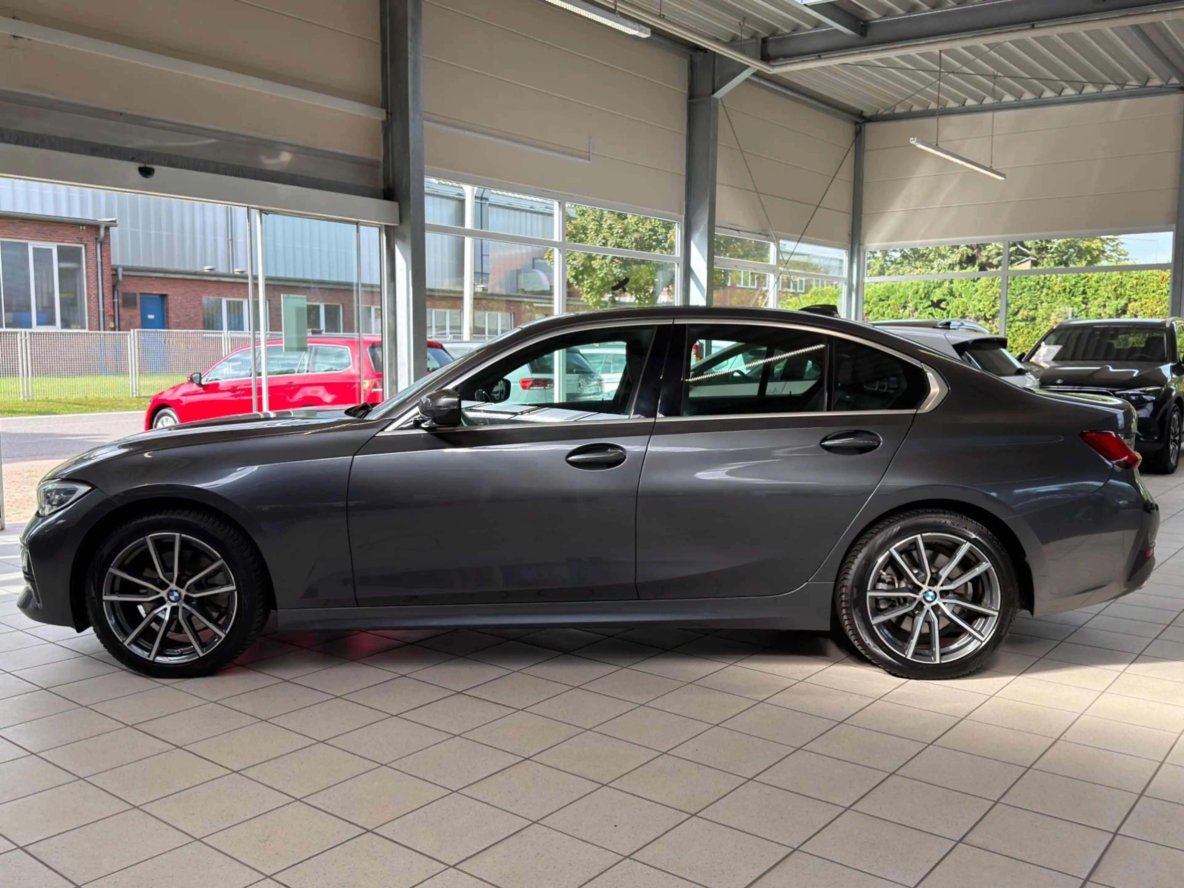 BMW 330 i xDrive Sport Line Automatic — photo 3