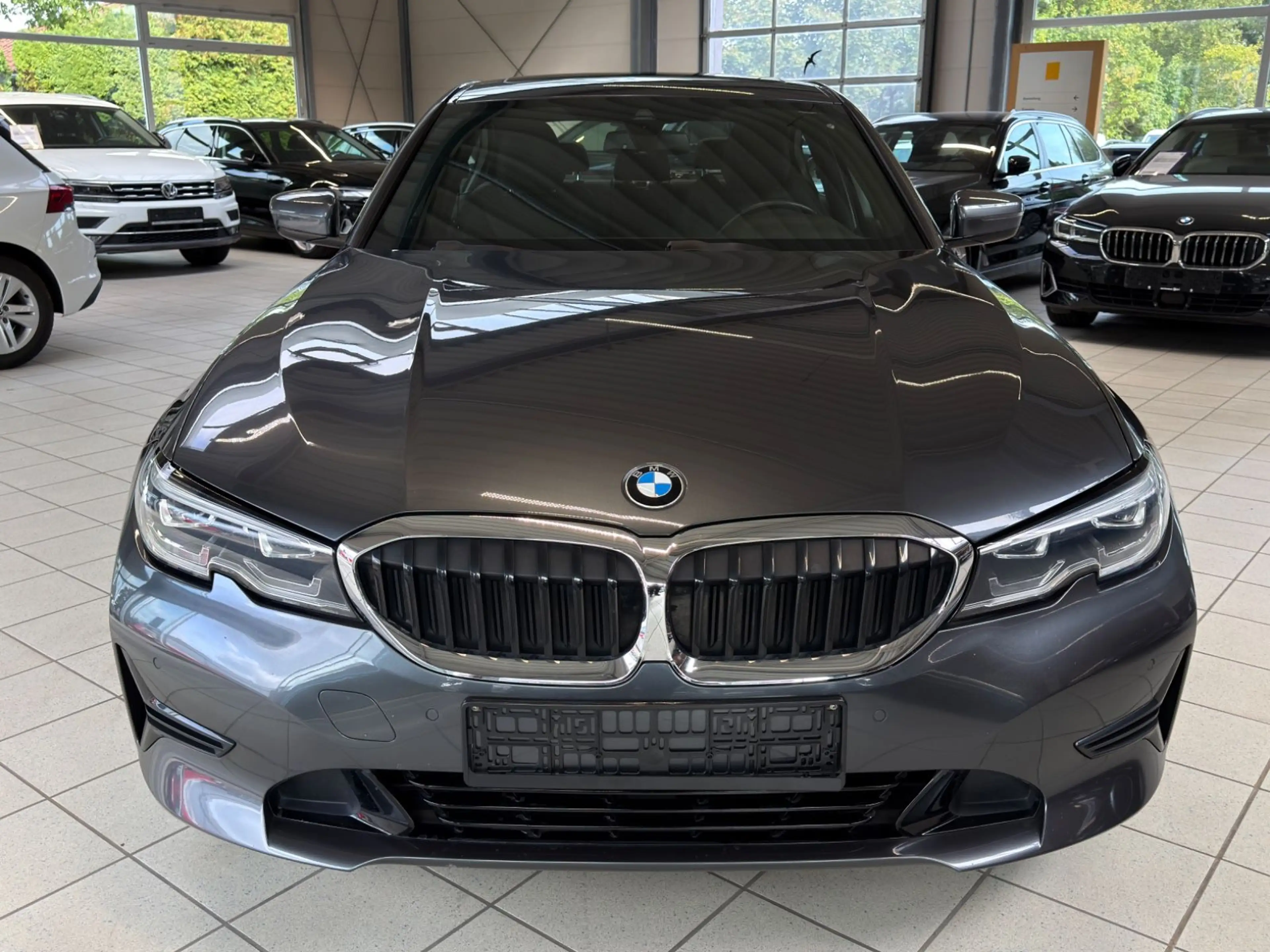 BMW 330 i xDrive Sport Line Automatic — photo 11