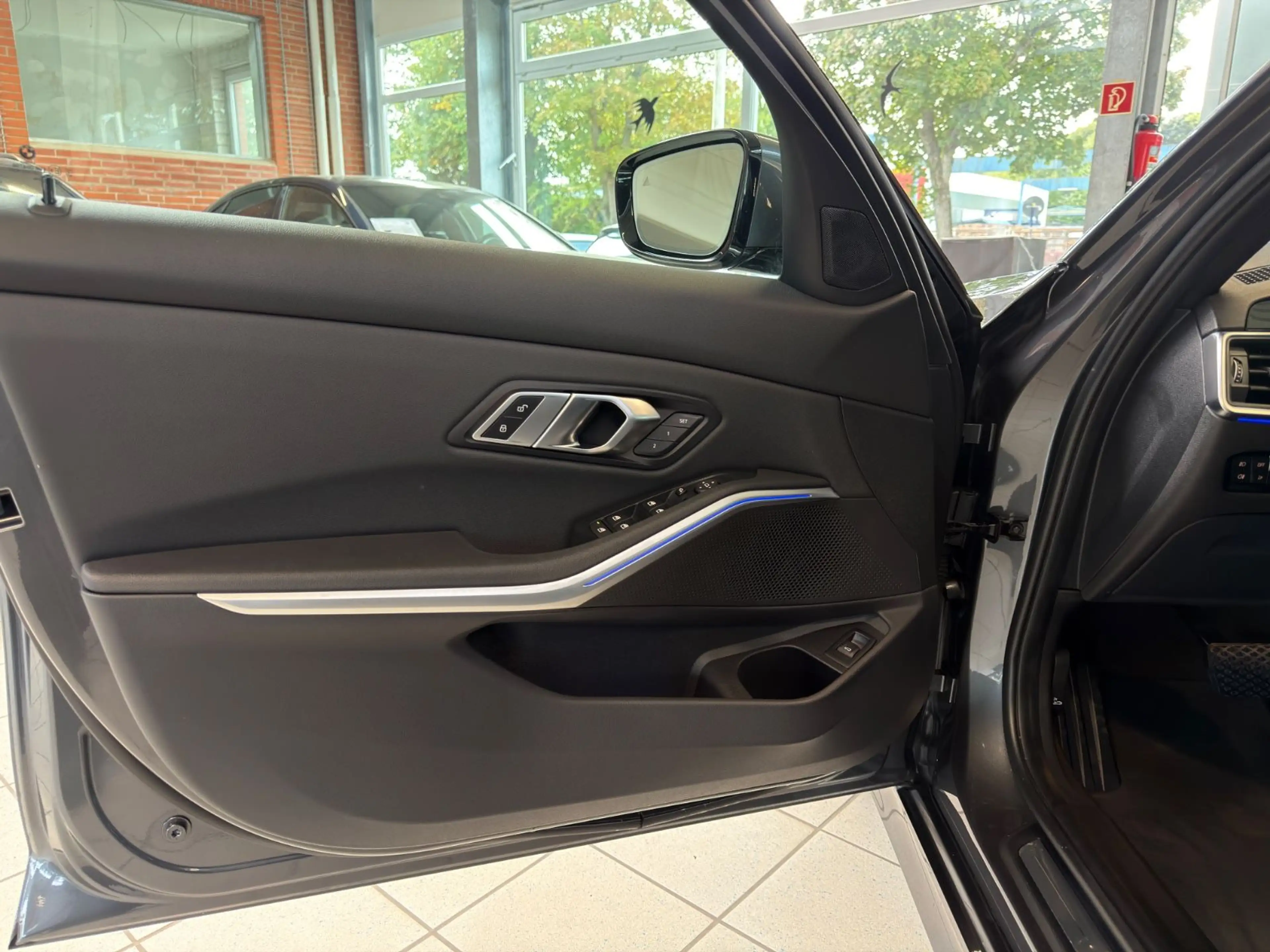 BMW 330 i xDrive Sport Line Automatic — photo 12
