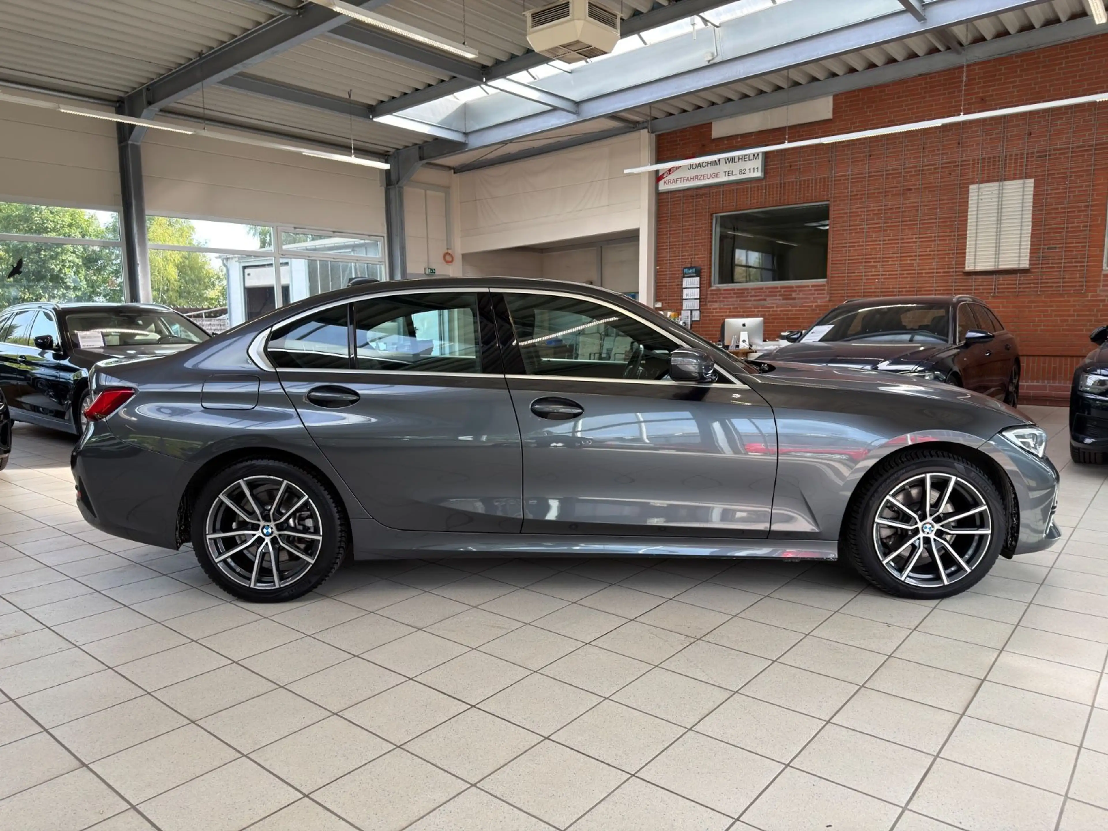 BMW 330 i xDrive Sport Line Automatic — photo 9