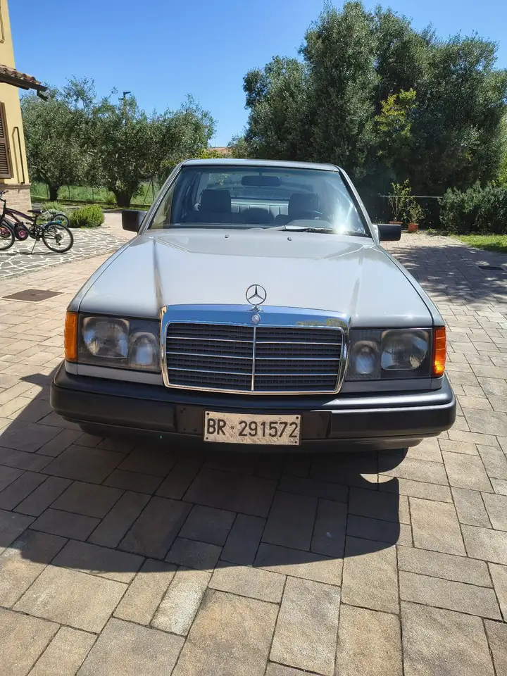 Mercedes-Benz 200d, foto 5