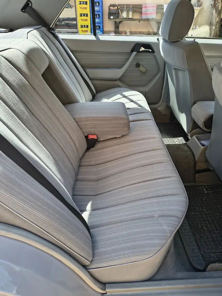Mercedes-Benz 200d, foto 8