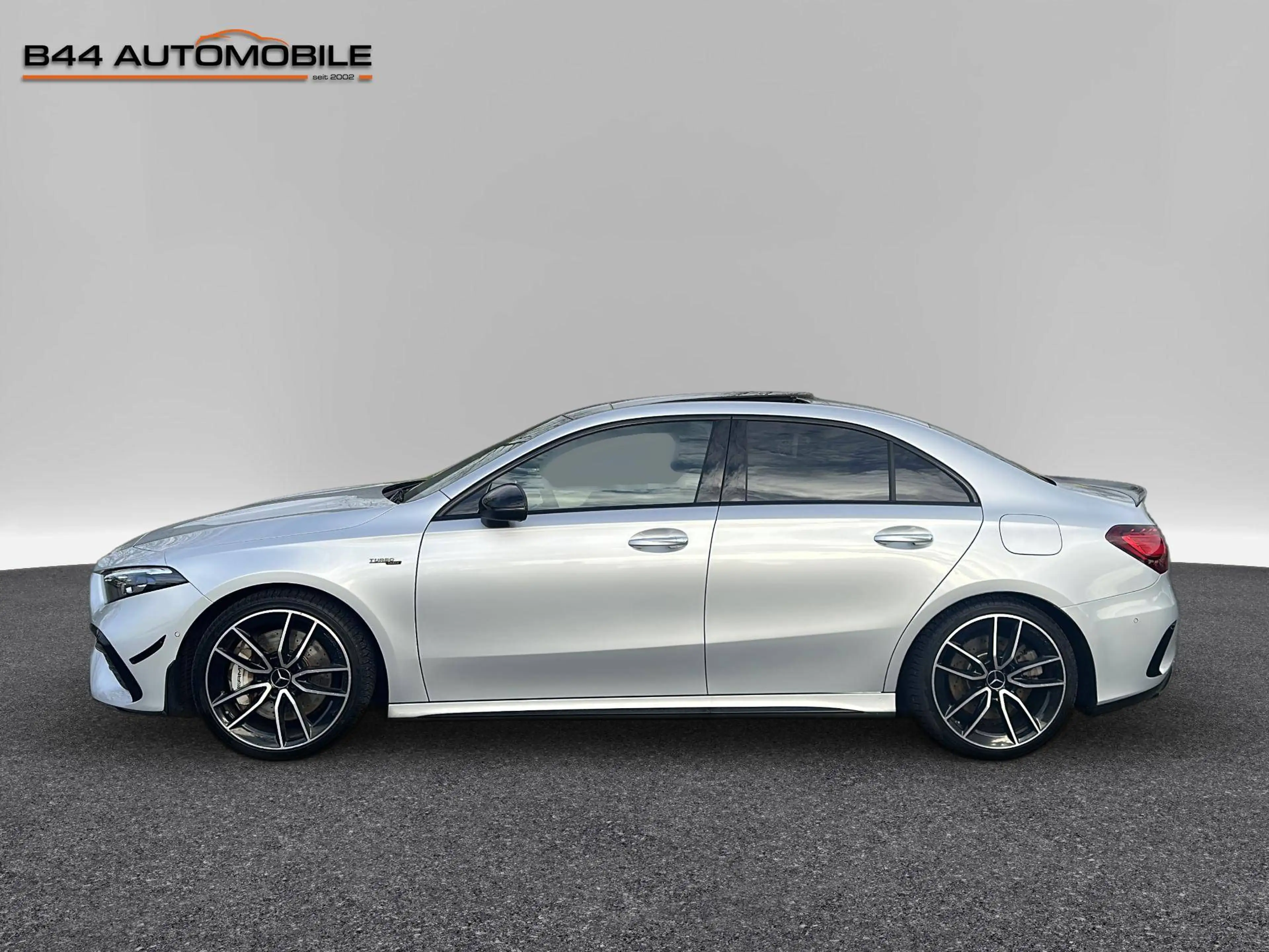 Mercedes-Benz A 35 AMG 4M*Multibea*Pano*Burmes*AeroDyn*NightPaket I + II* — photo 3