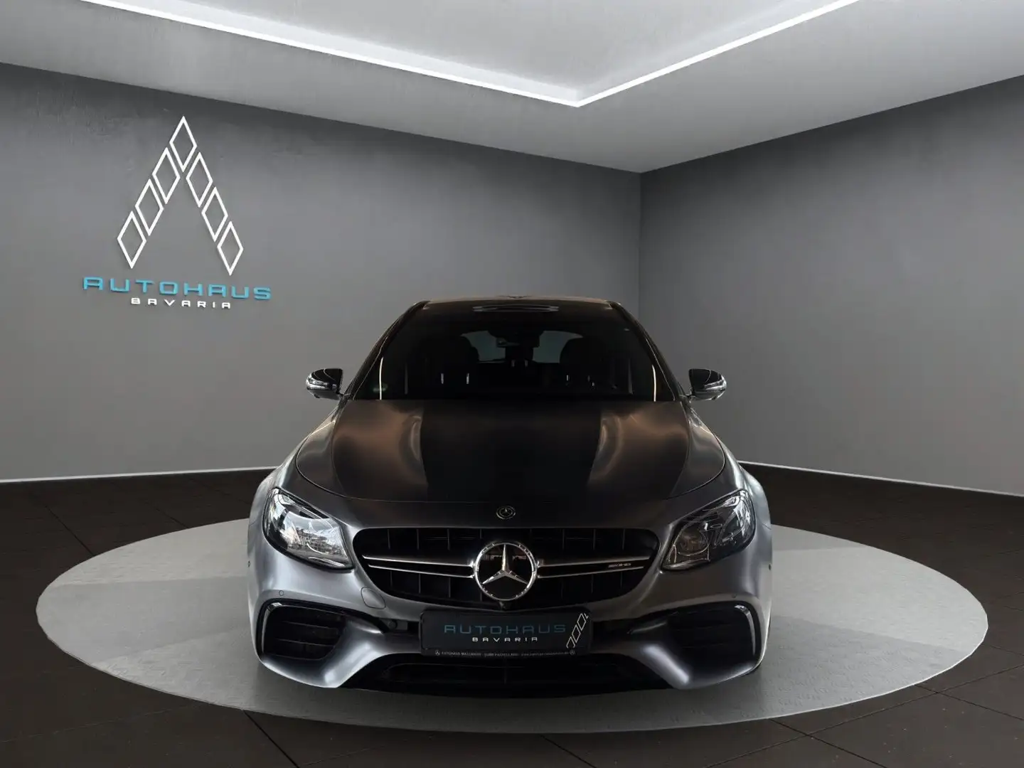 Mercedes-Benz E 63 AMG E 63 S AMG 4Matic *PANO*360°*STANDHZ*SOFTC*VOLL* Grau - 2