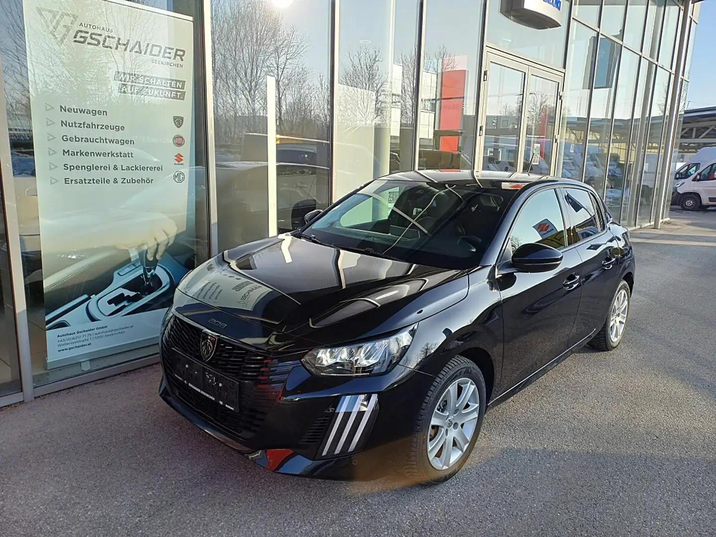 Peugeot e-208 136PS 50kWh E-Style Schwarz - 1