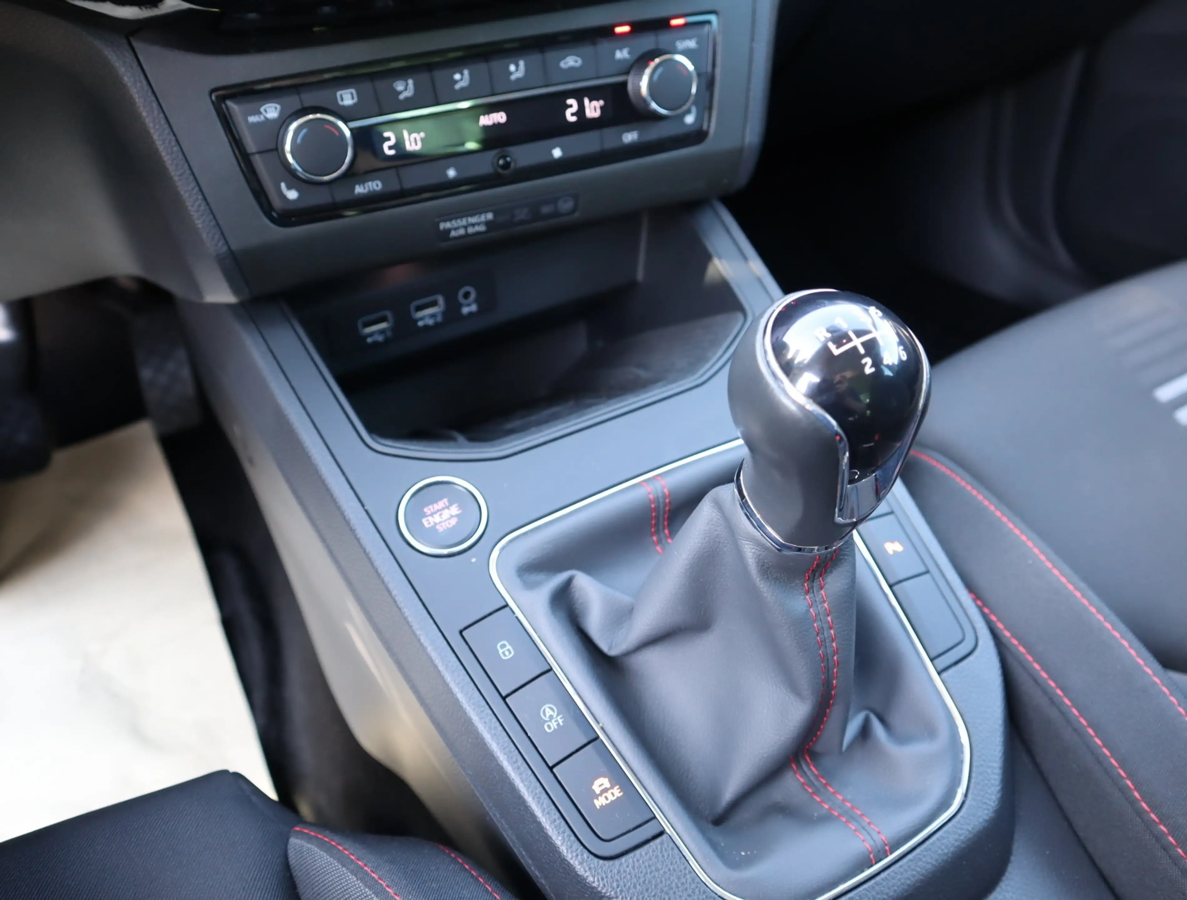 SEAT Ibiza 1.5 TSI FR — photo 13