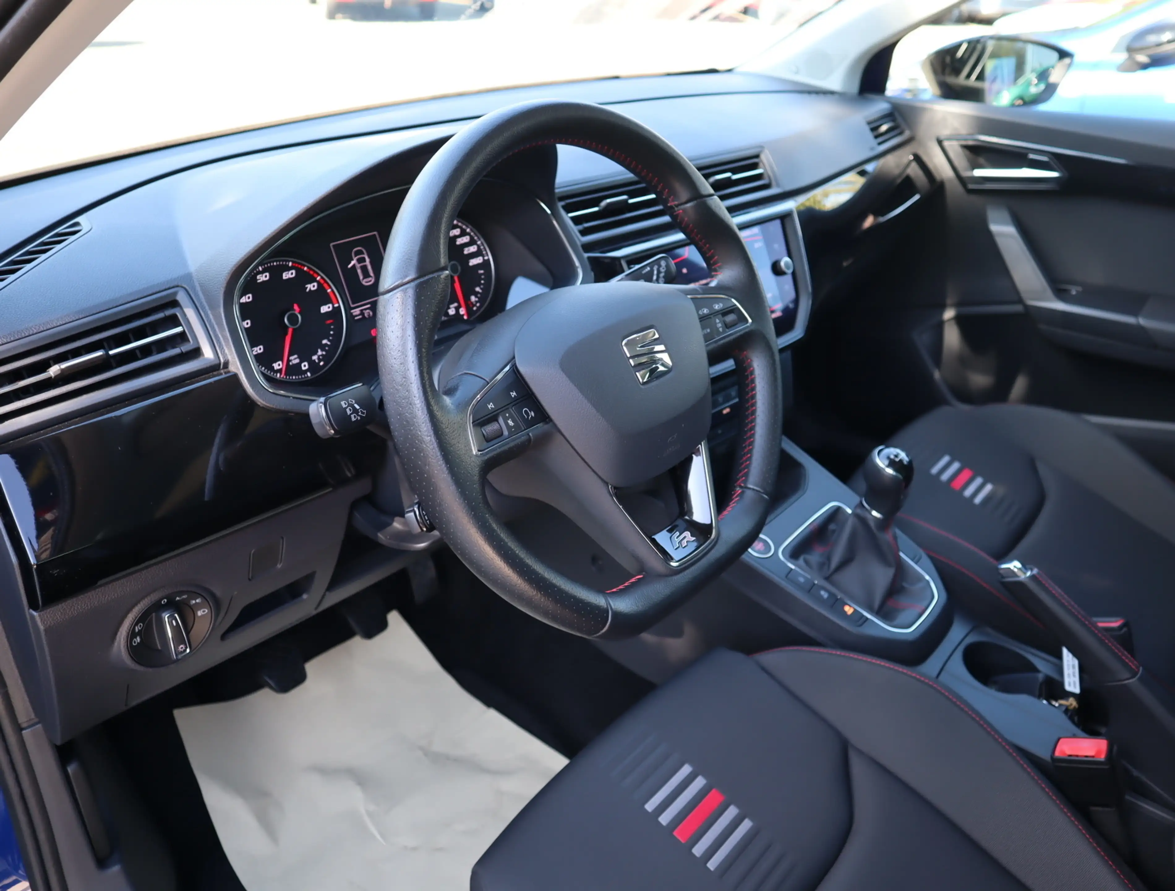 SEAT Ibiza 1.5 TSI FR — photo 10