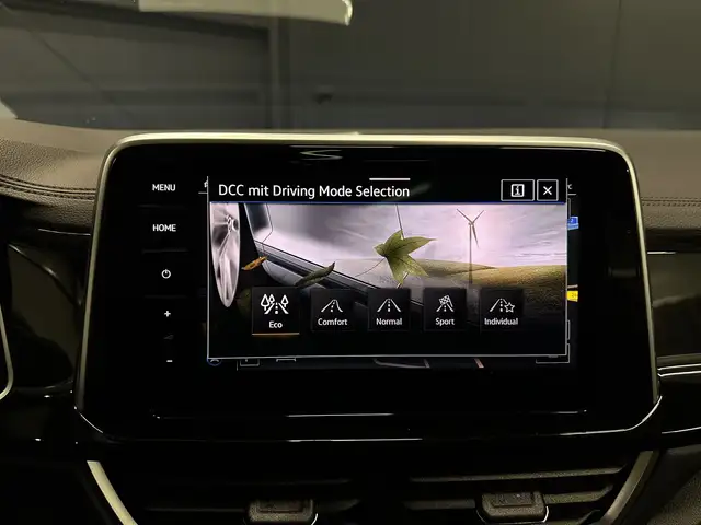 Volkswagen T-Roc view 24