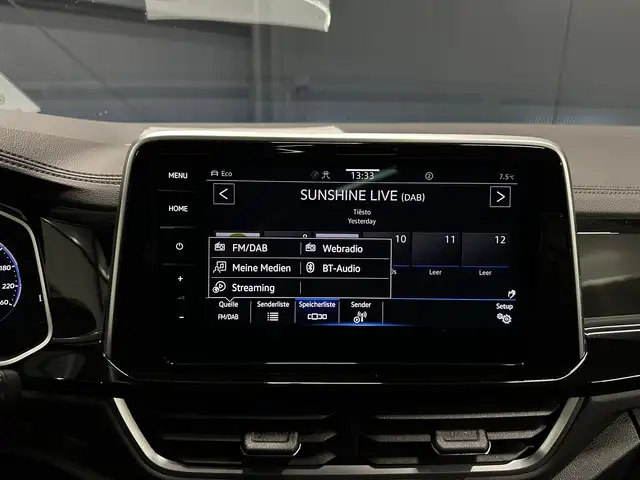 Volkswagen T-Roc view 27