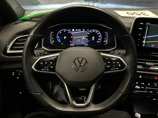Volkswagen T-Roc view 18
