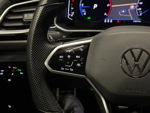 Volkswagen T-Roc view 19
