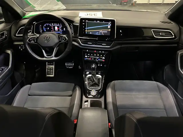 Volkswagen T-Roc view 13
