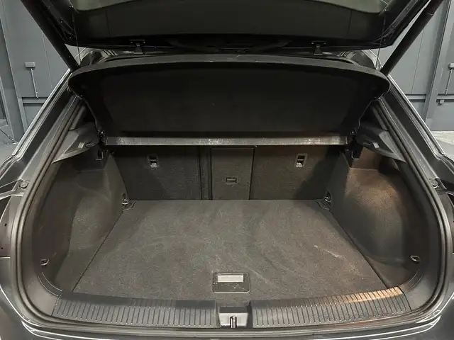 Volkswagen T-Roc view 29